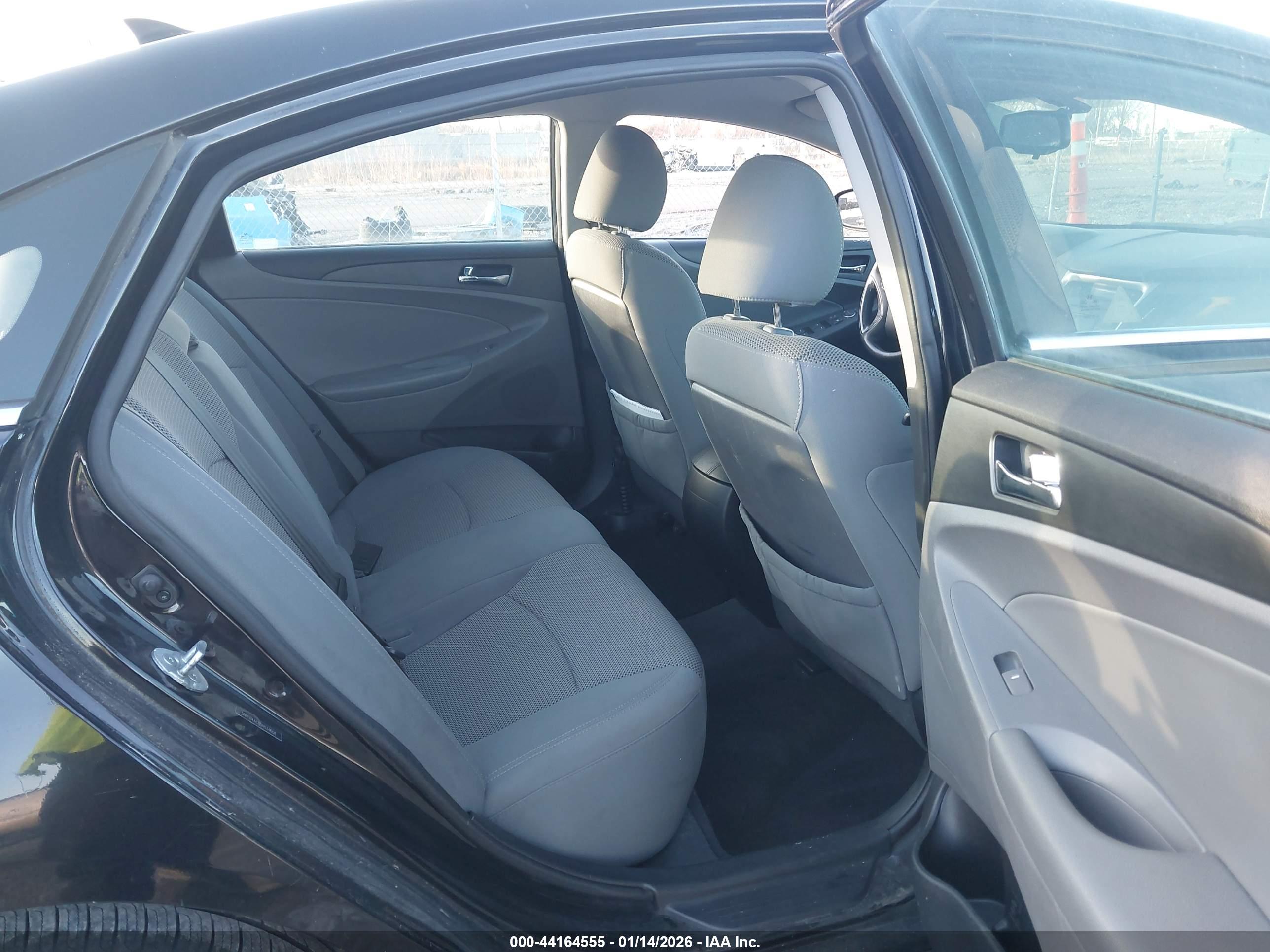 HYUNDAI SONATA image 8