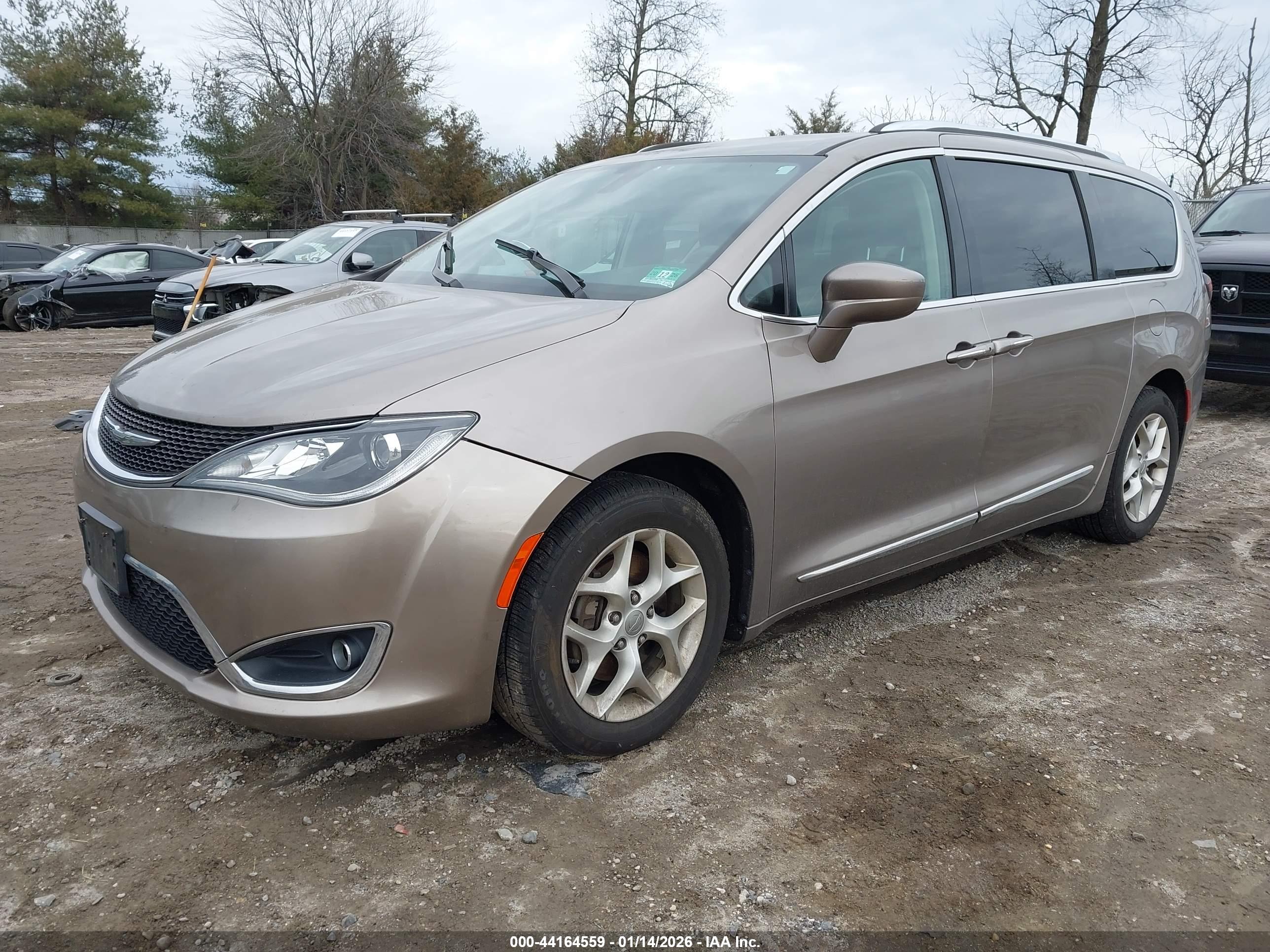 CHRYSLER PACIFICA image 2