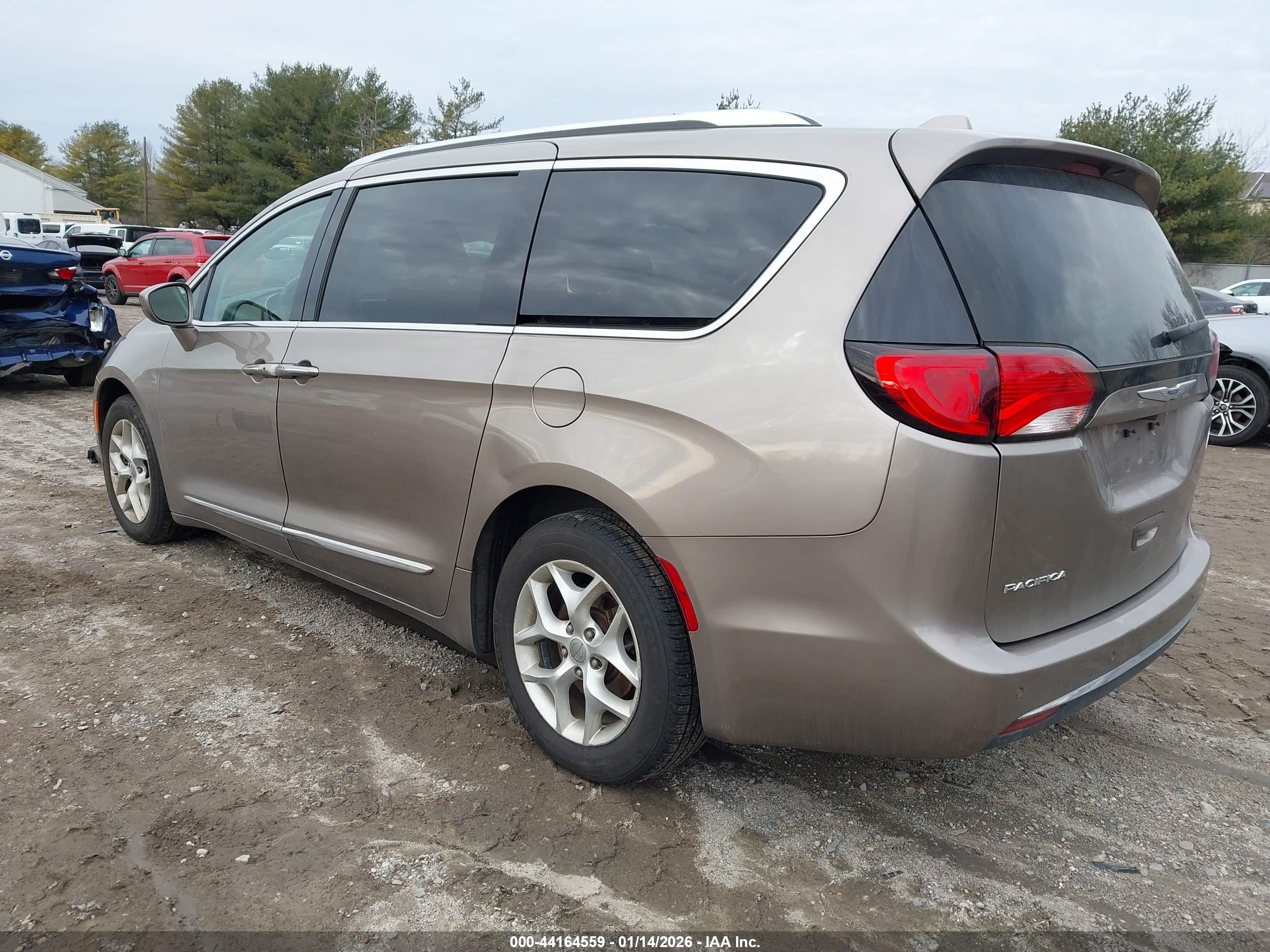 CHRYSLER PACIFICA image 3