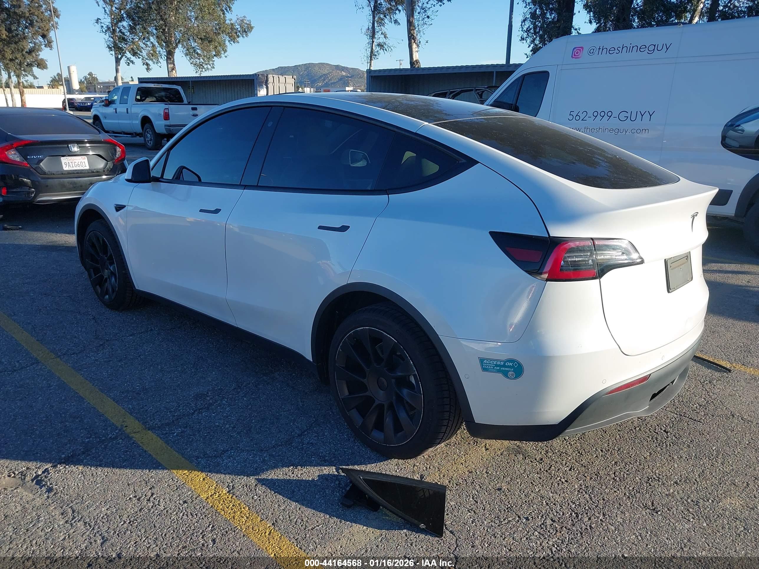 TESLA MODEL image 3