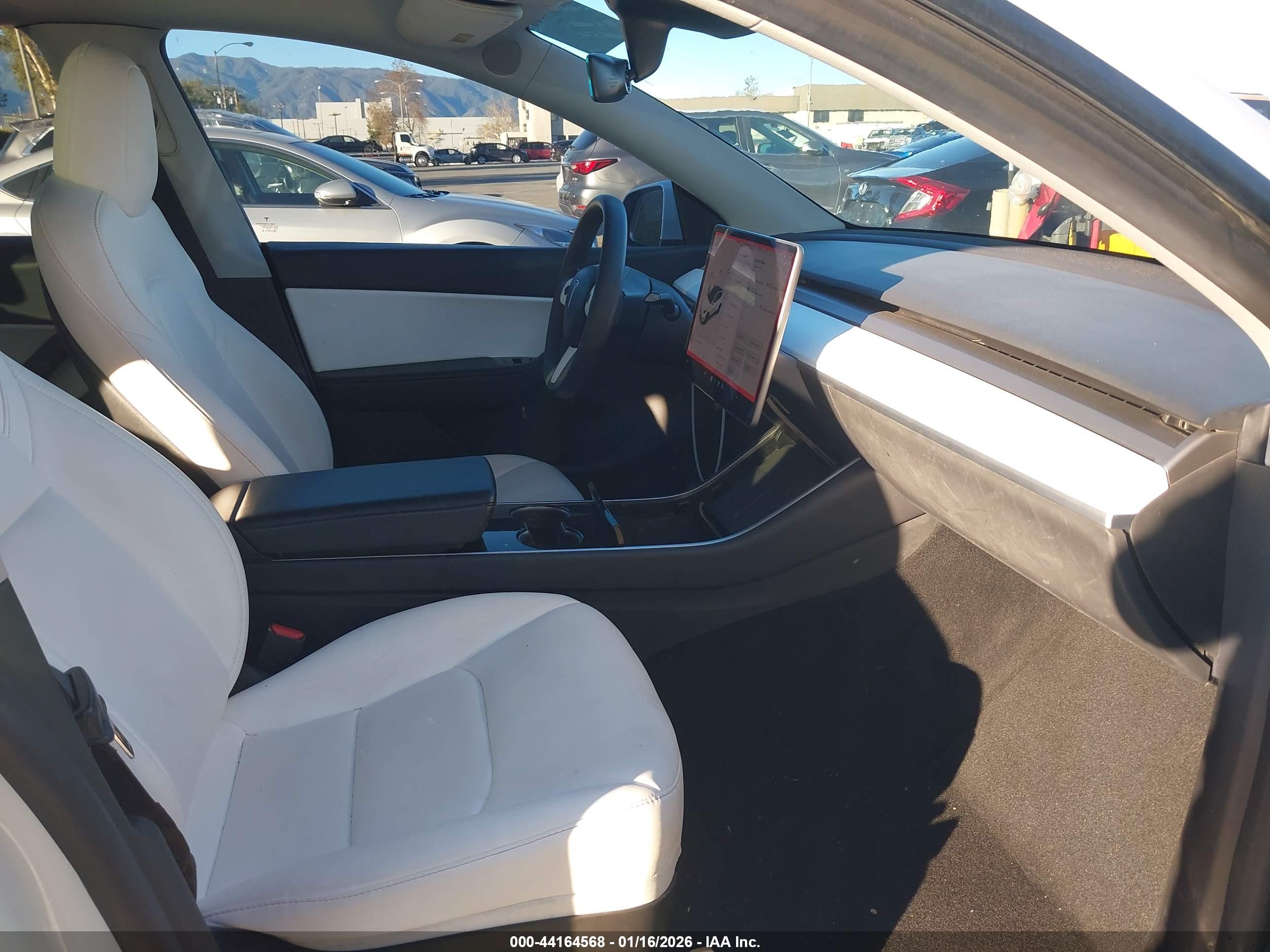 TESLA MODEL image 5