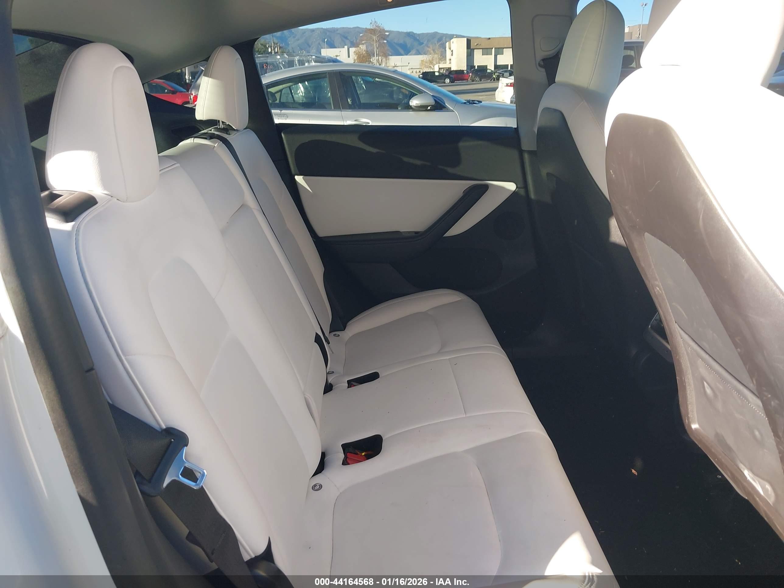 TESLA MODEL image 8