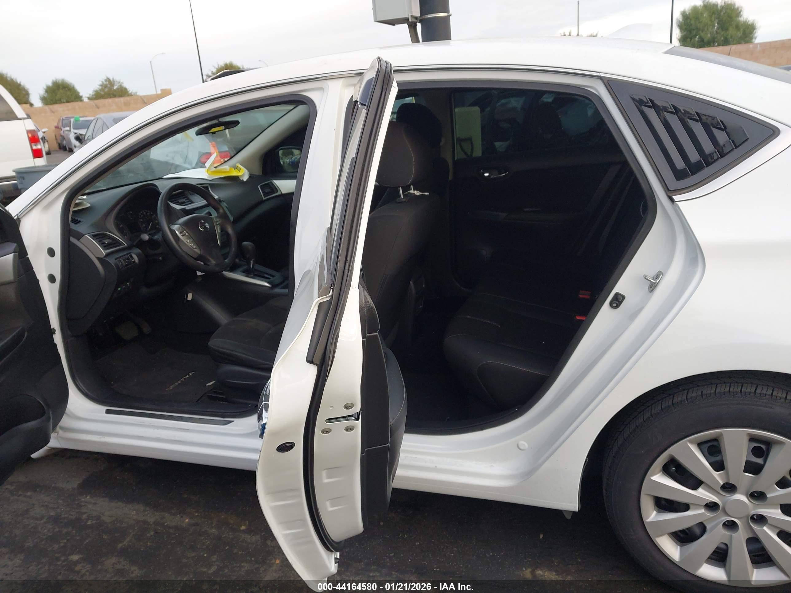 NISSAN SENTRA image 8