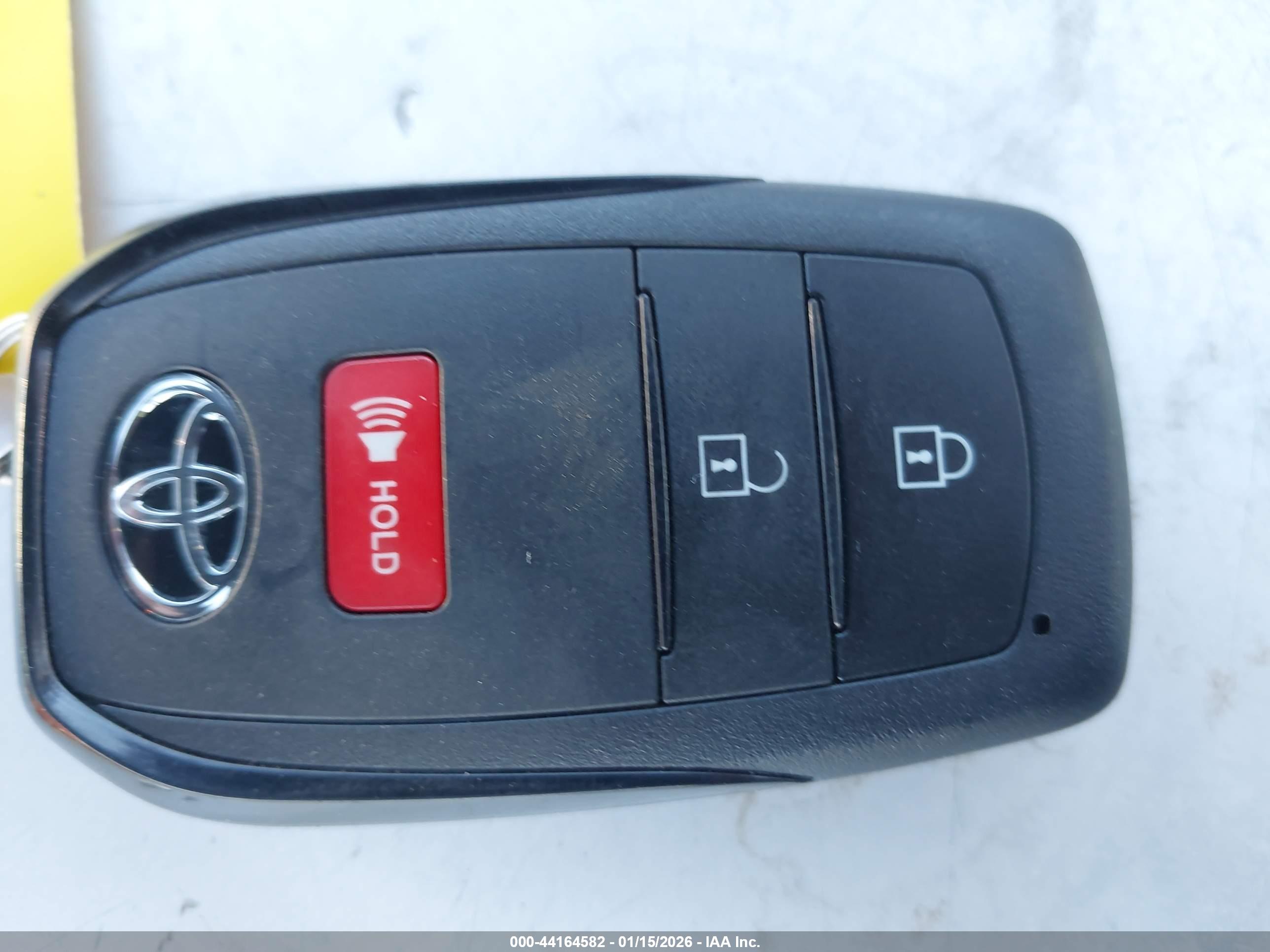 TOYOTA 4RUNNER image 11
