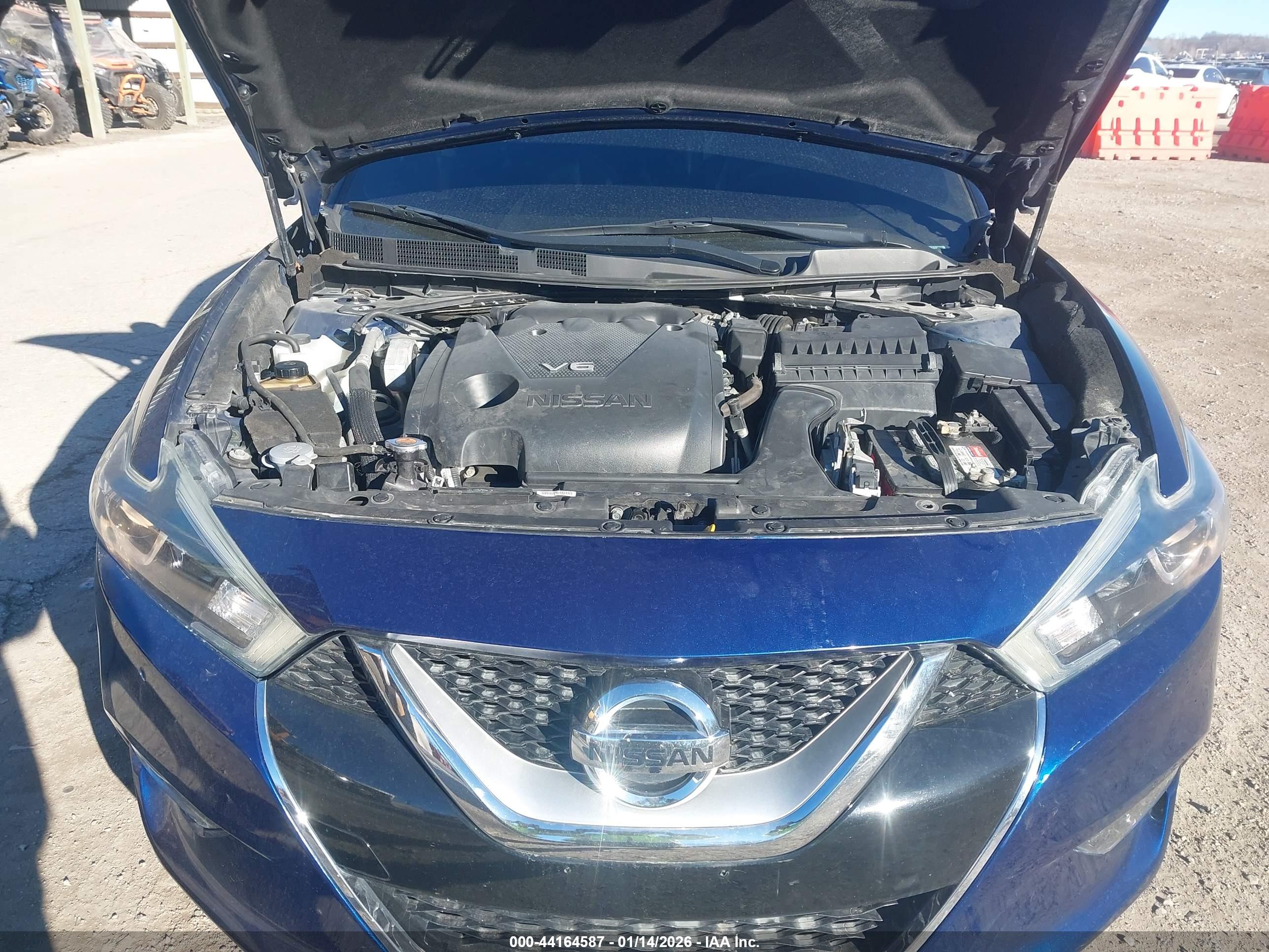 NISSAN MAXIMA image 10