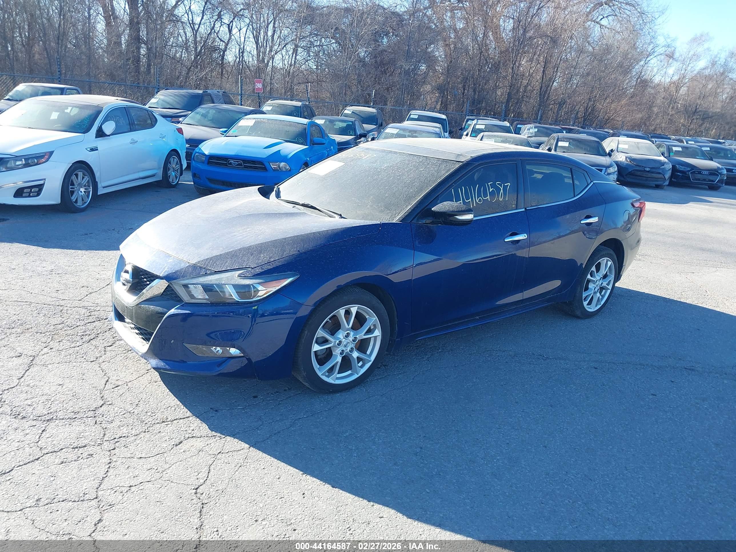 NISSAN MAXIMA image 2