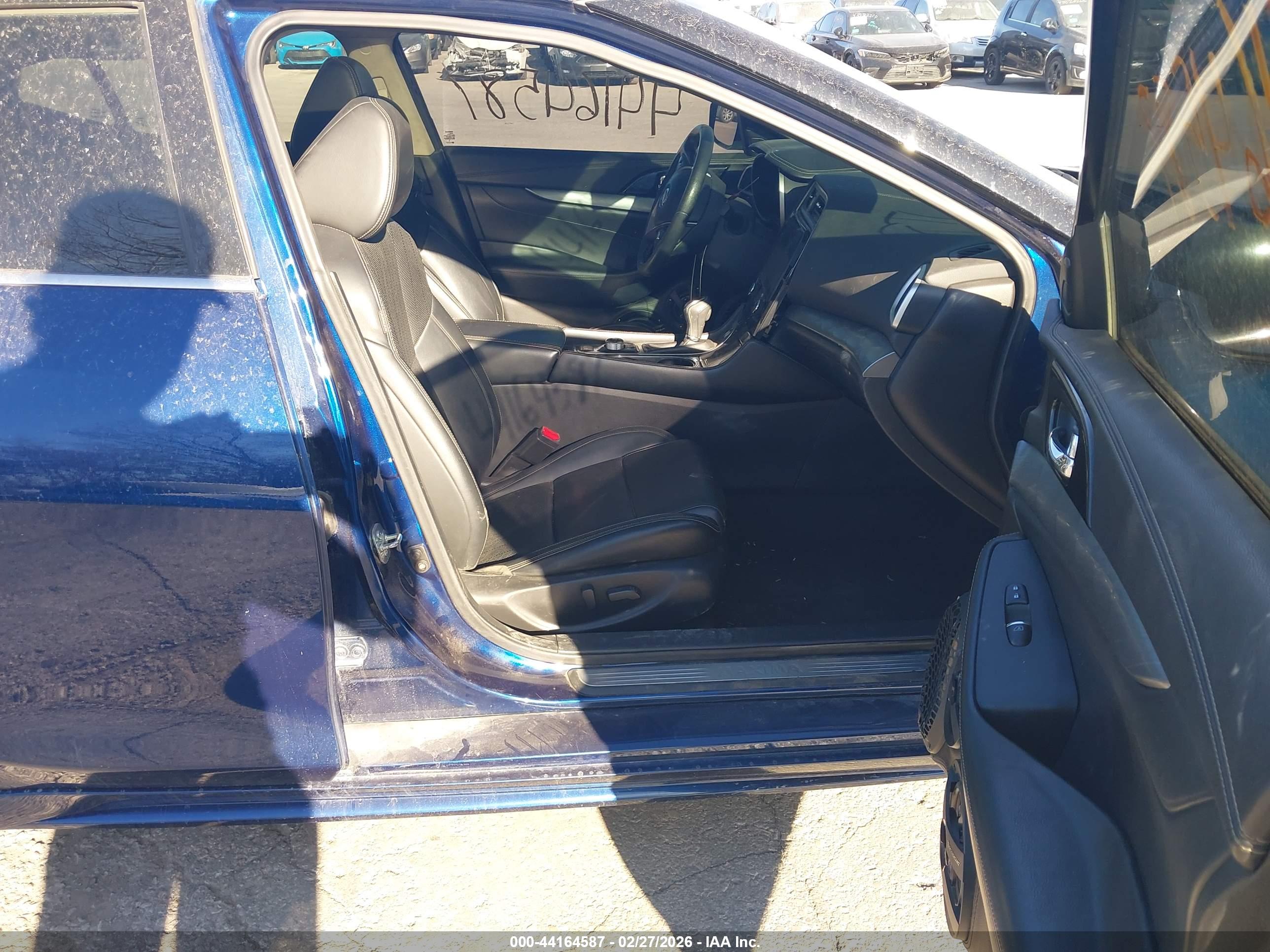 NISSAN MAXIMA image 5