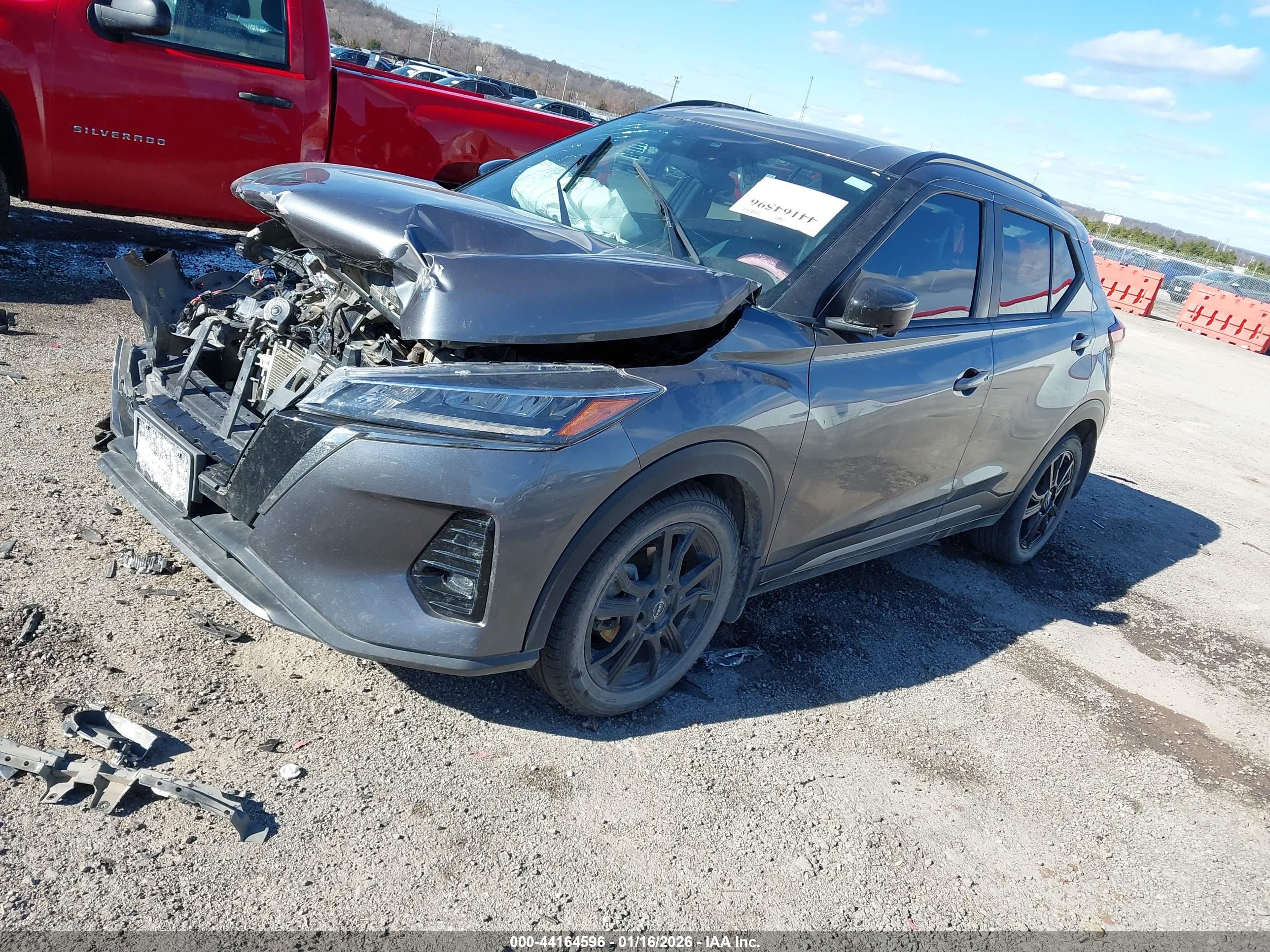 NISSAN KICKS image 2