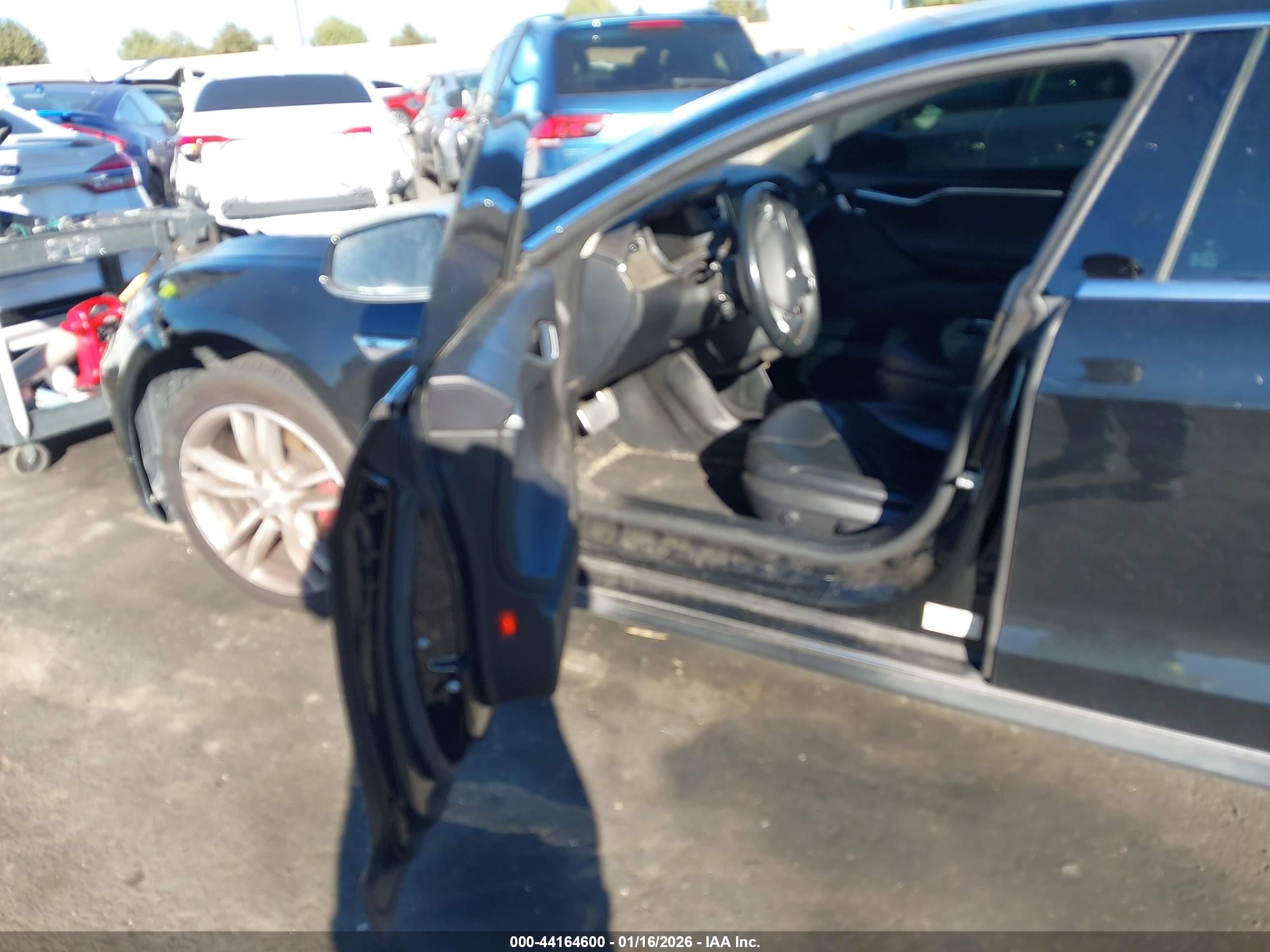 TESLA MODEL image 5