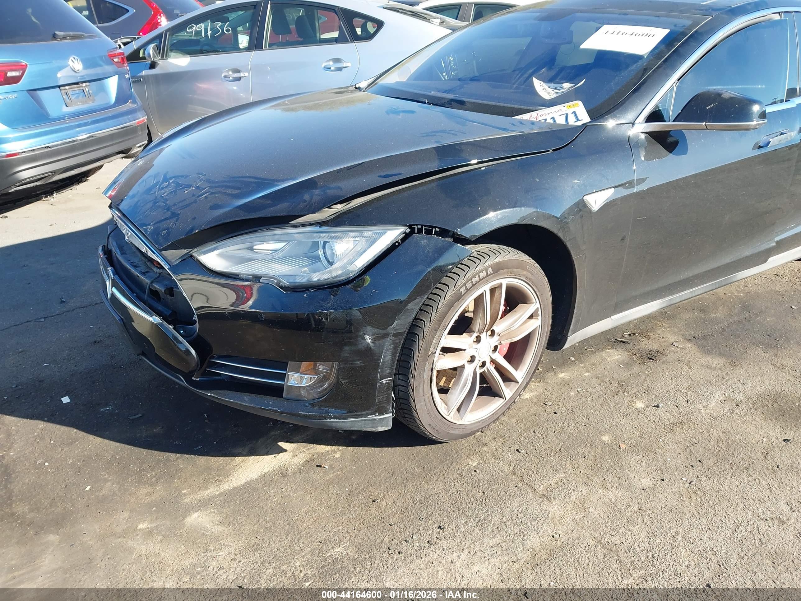 TESLA MODEL image 6