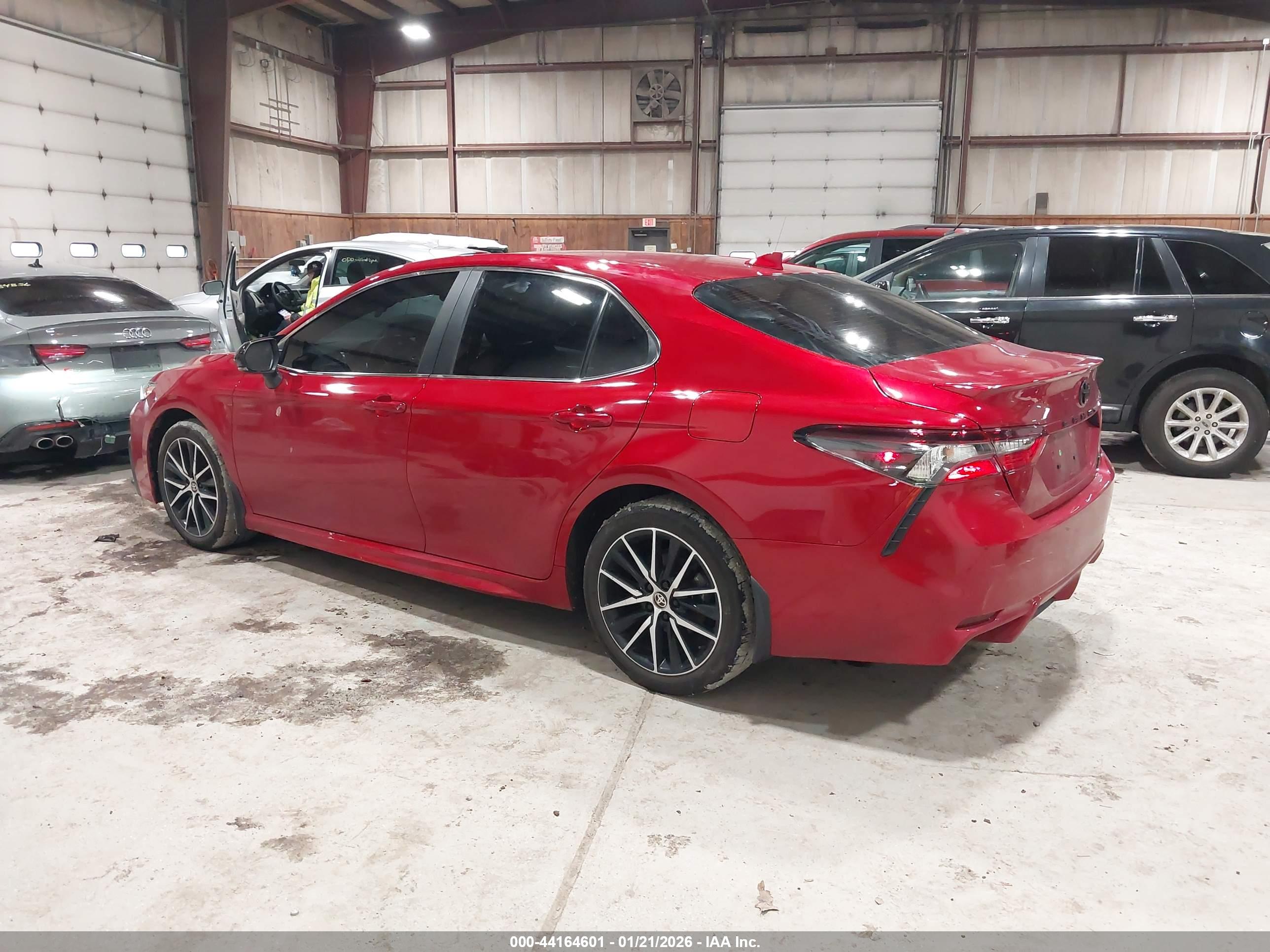 TOYOTA CAMRY image 3