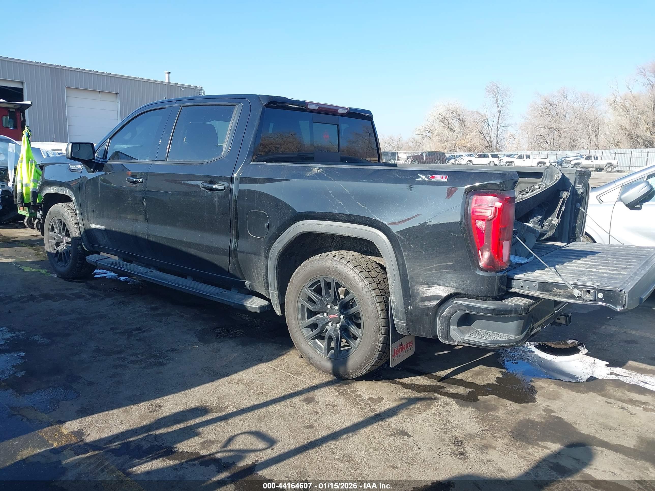 GMC SIERRA image 3
