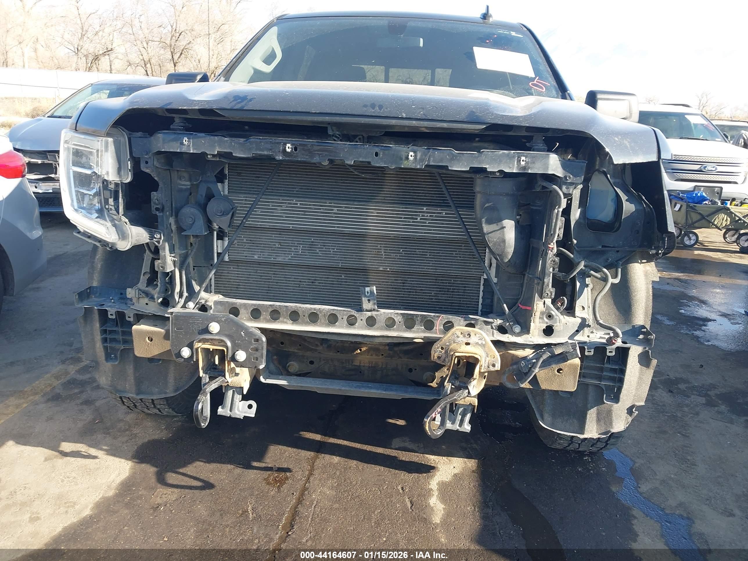 GMC SIERRA image 6