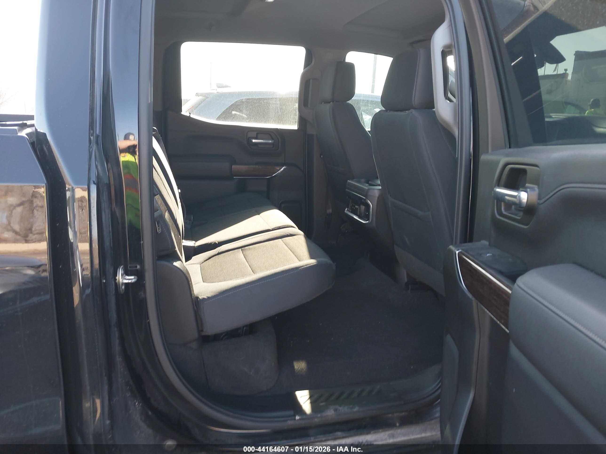GMC SIERRA image 8