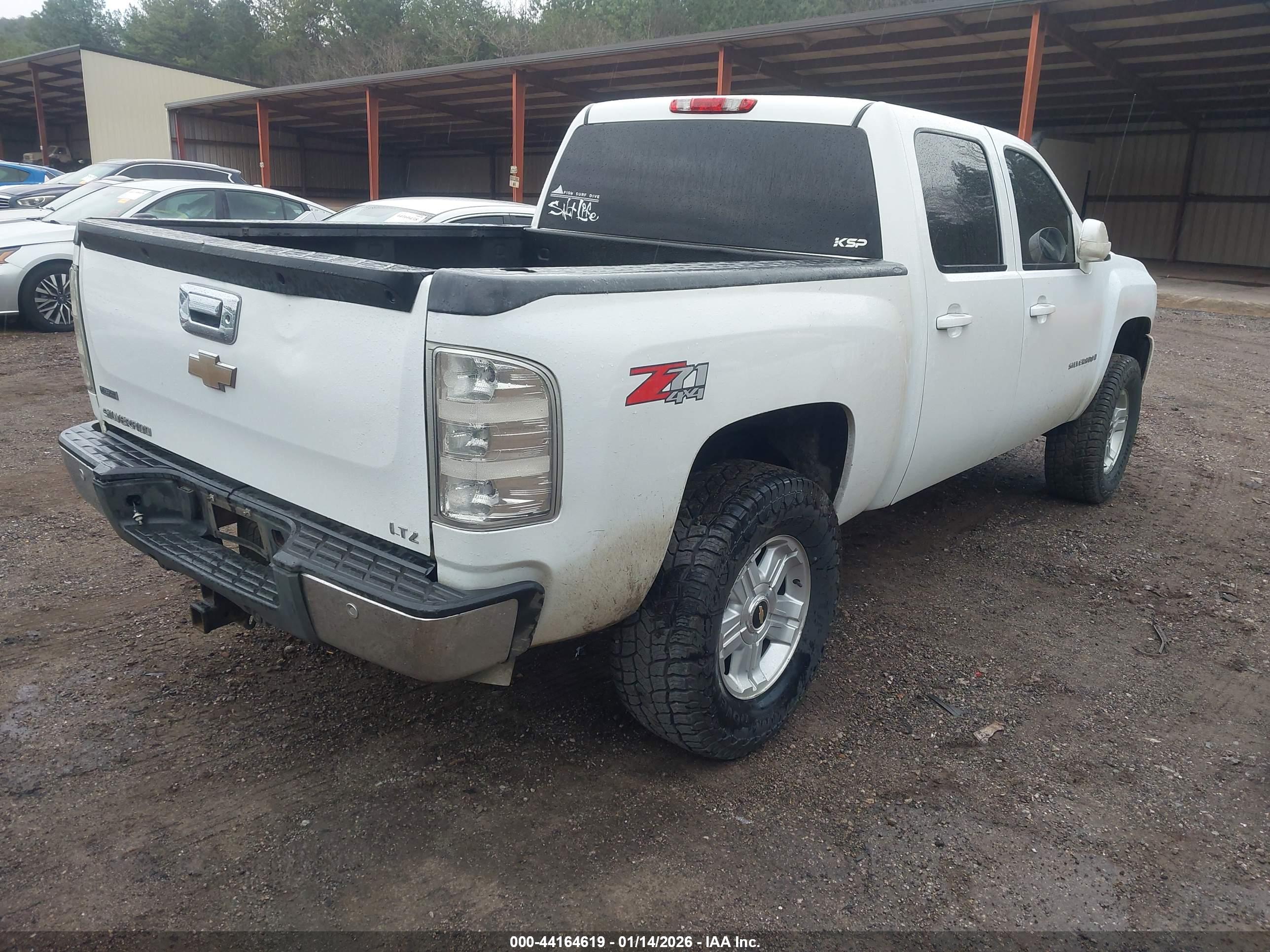 CHEVROLET SILVERADO image 4