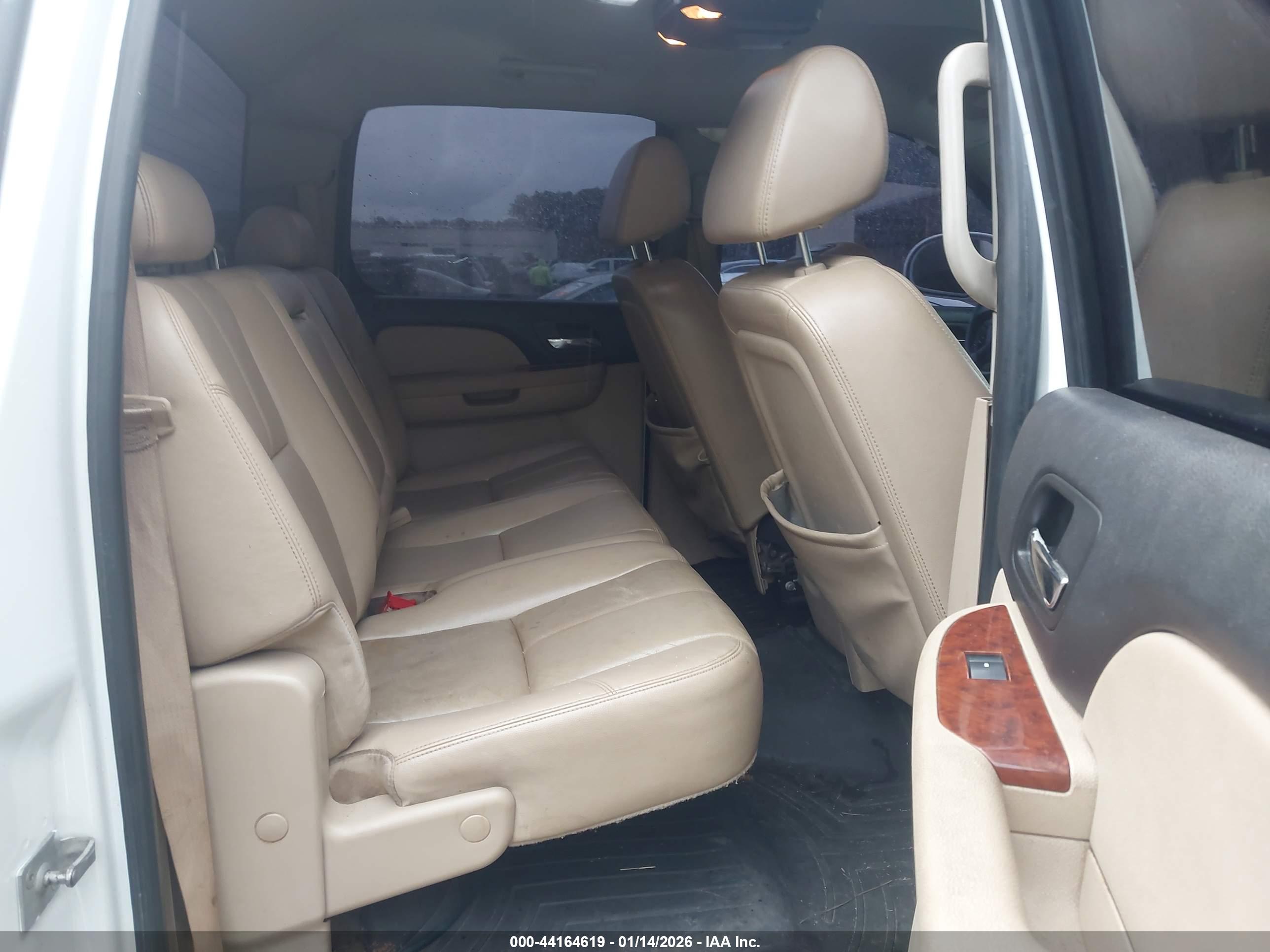 CHEVROLET SILVERADO image 8
