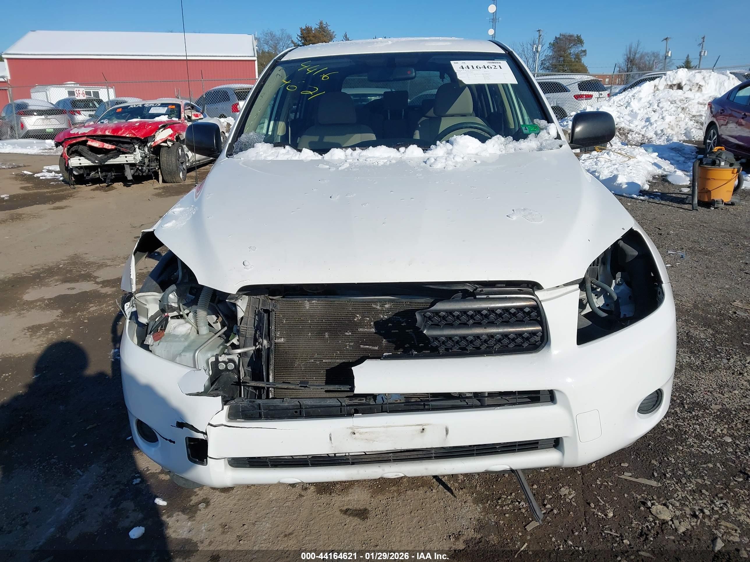 TOYOTA RAV4 image 10