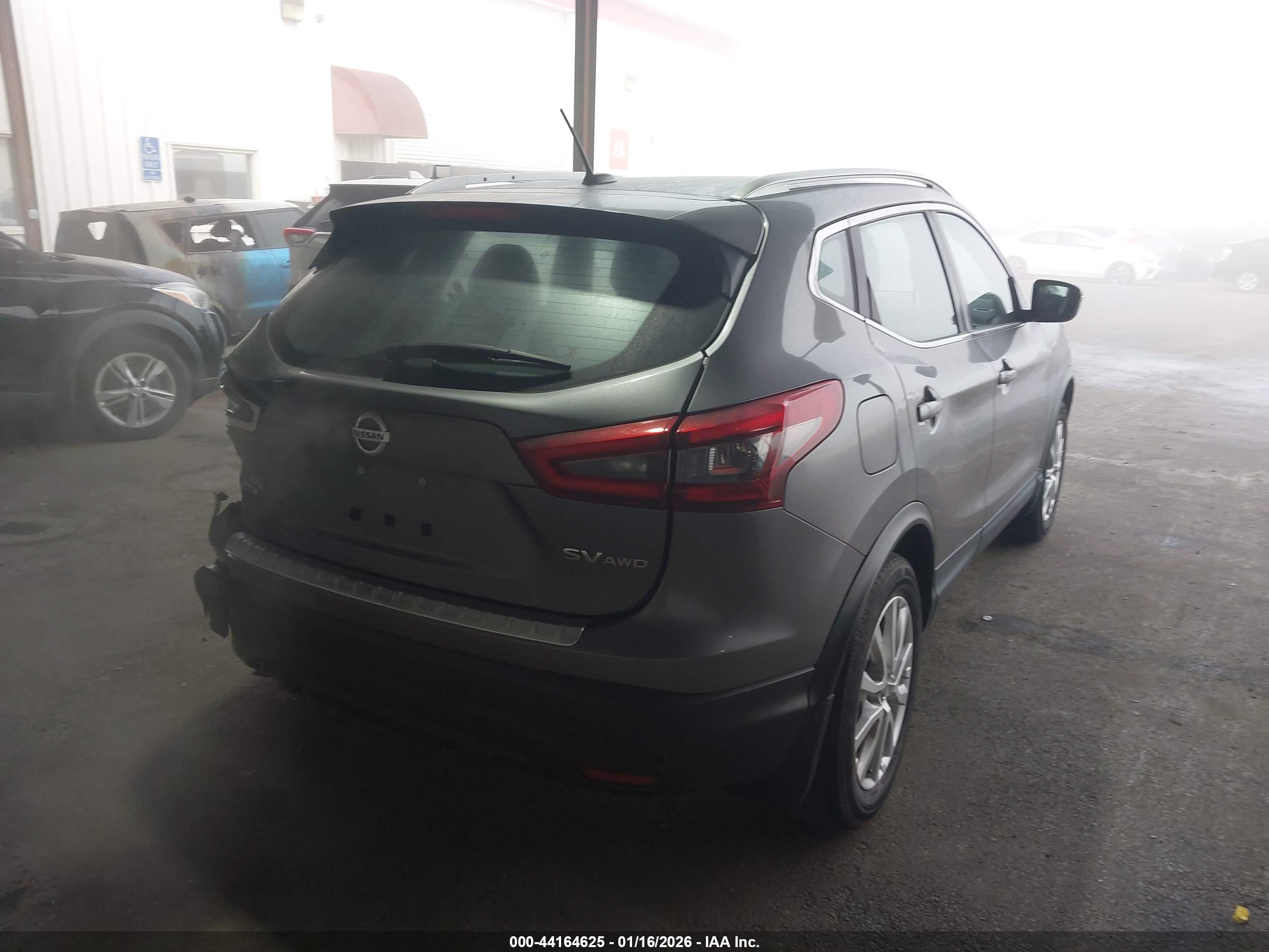 NISSAN ROGUE image 4