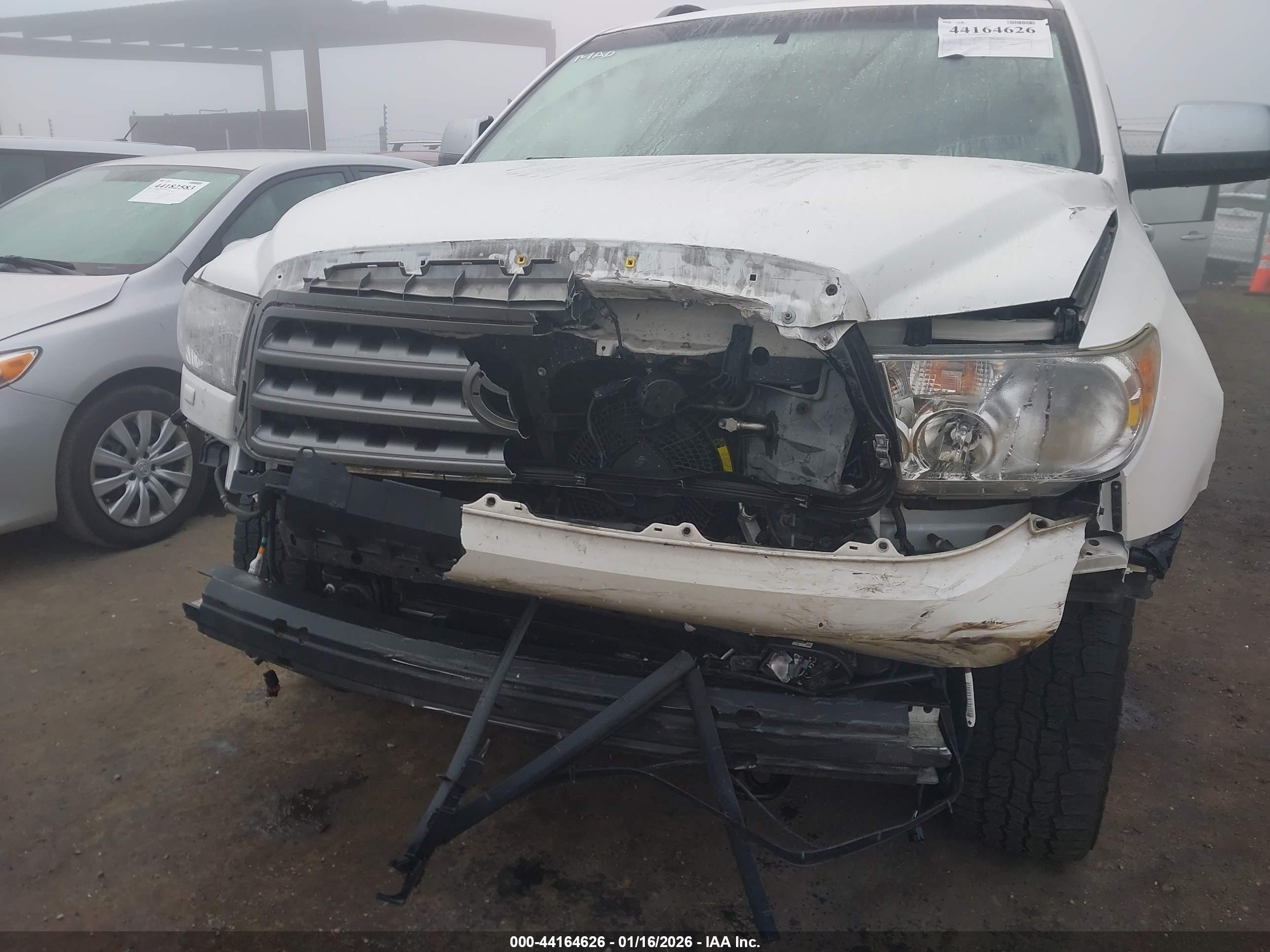 TOYOTA SEQUOIA image 6