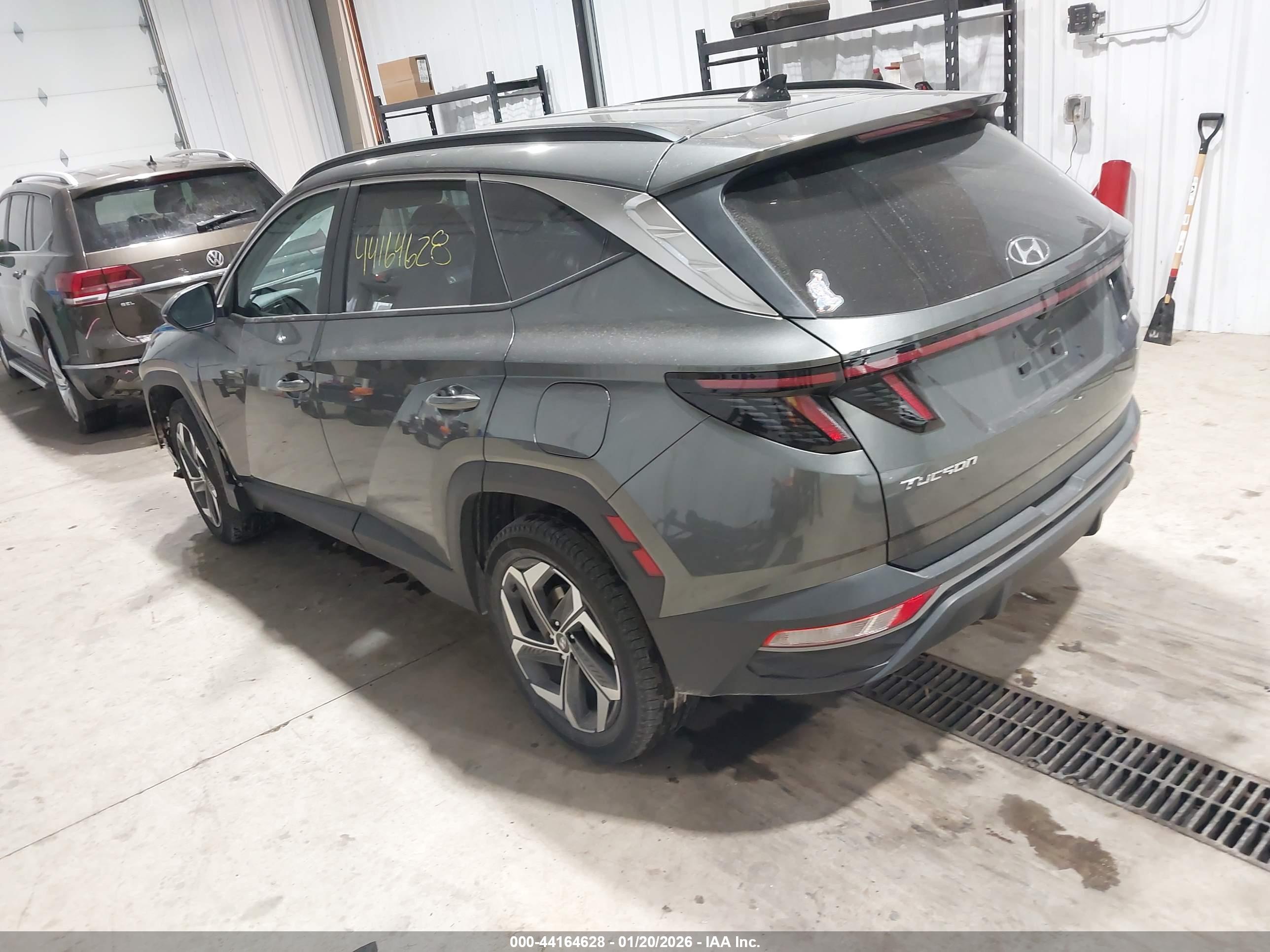 HYUNDAI TUCSON image 3
