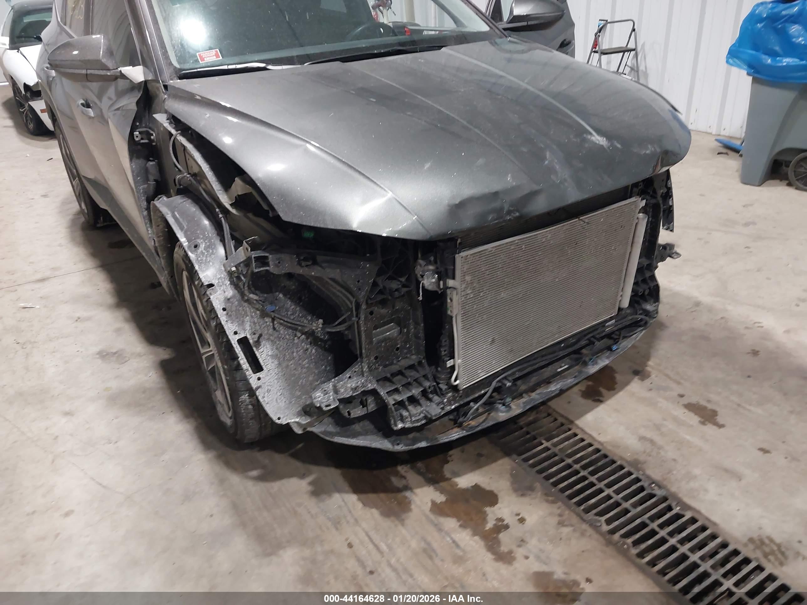 HYUNDAI TUCSON image 6