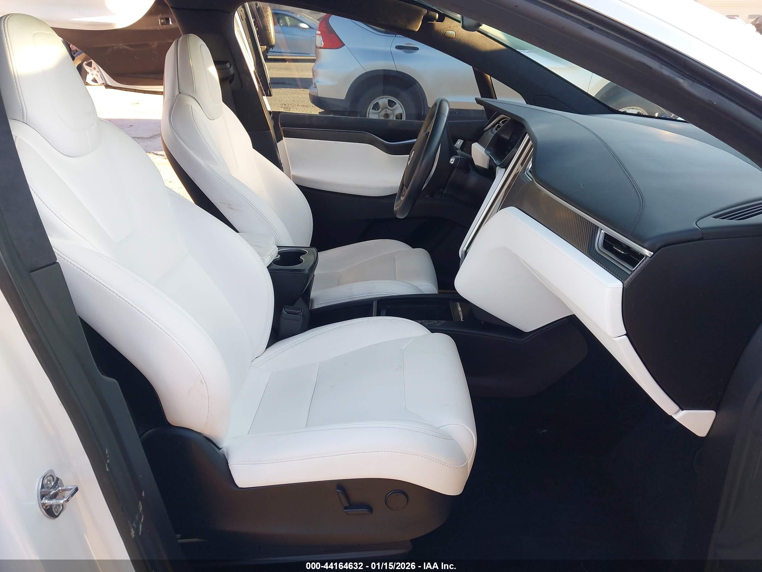 TESLA MODEL image 5