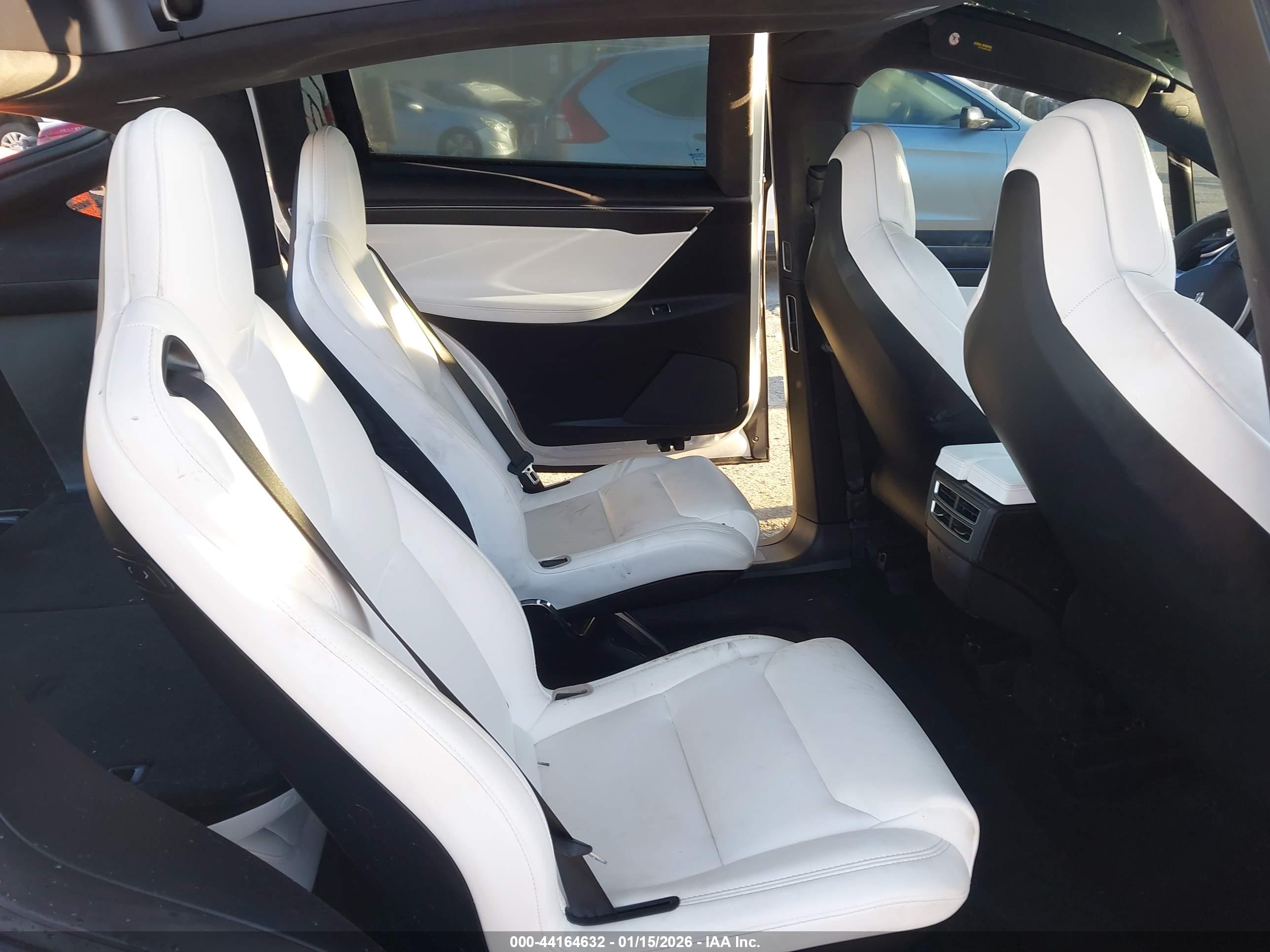 TESLA MODEL image 8
