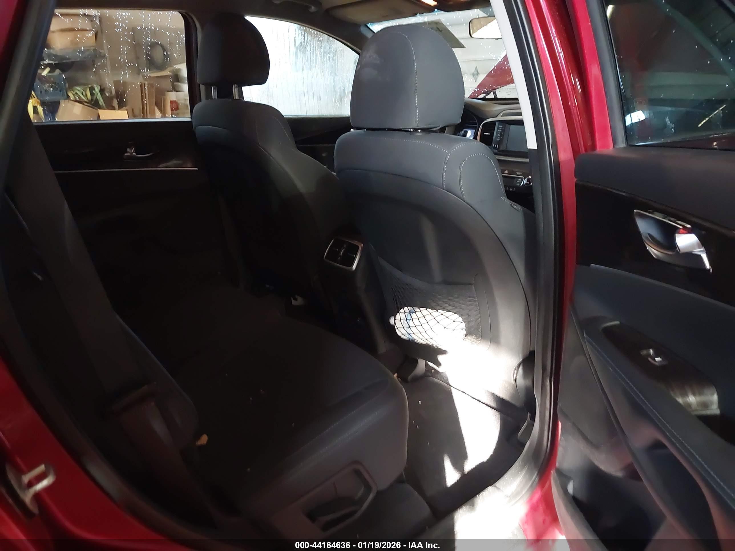 KIA SORENTO image 8