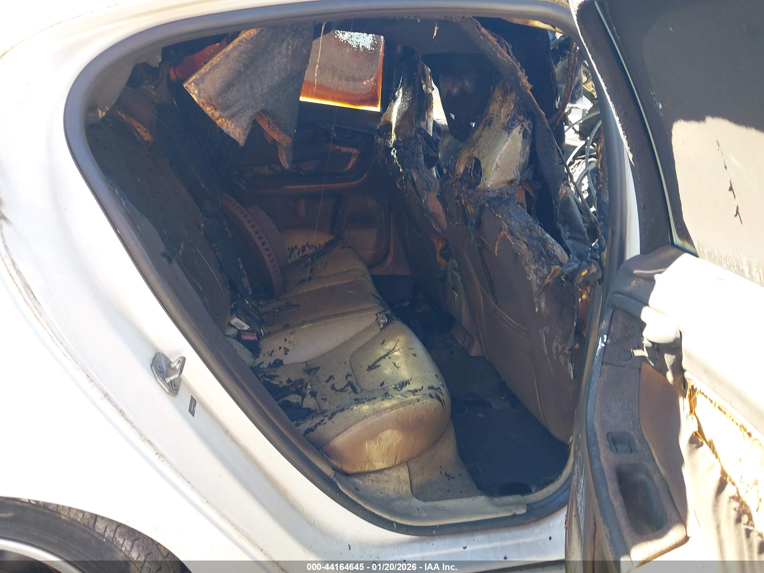 VOLVO S60 image 8