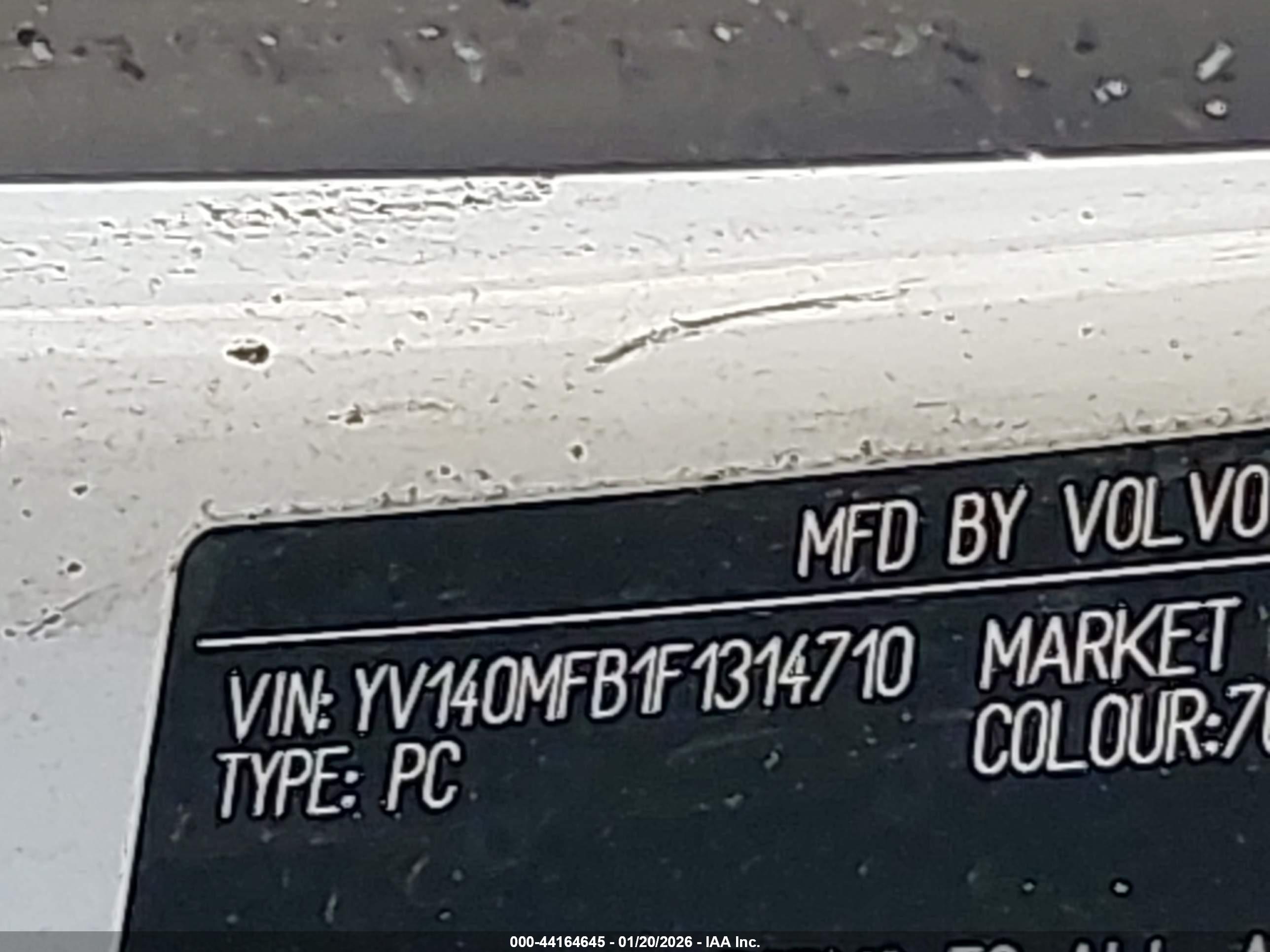 VOLVO S60 image 9