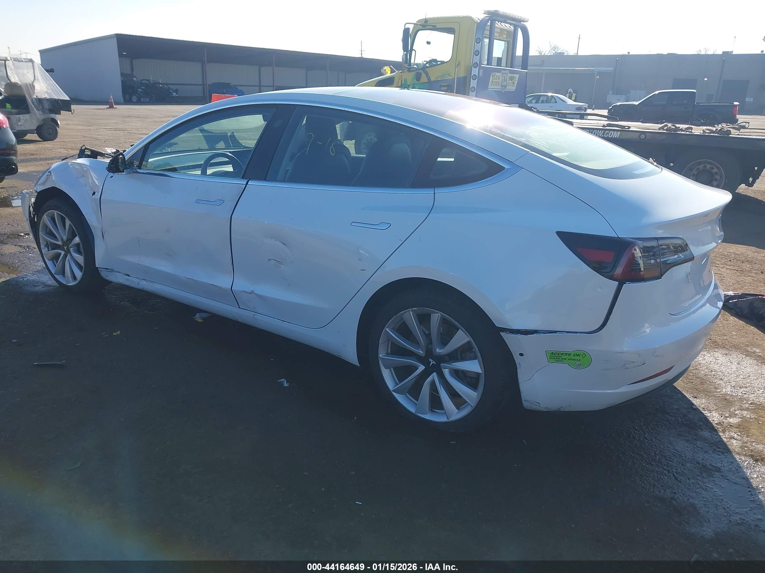 TESLA MODEL image 3