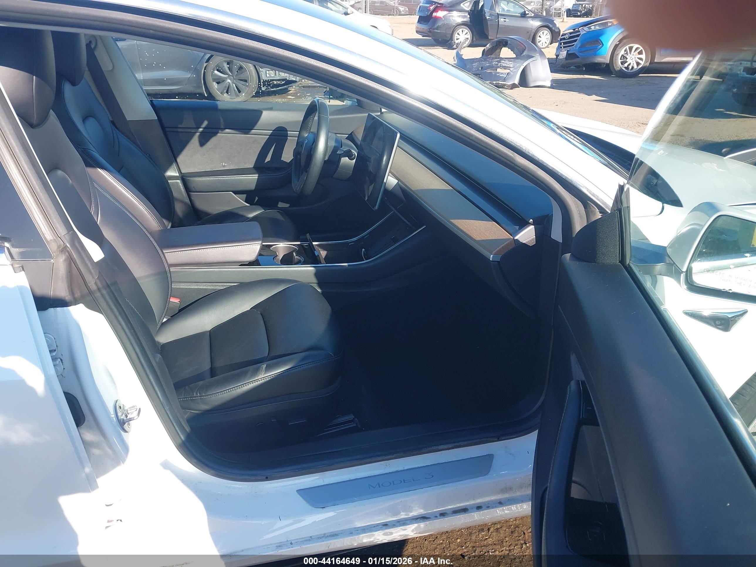 TESLA MODEL image 5