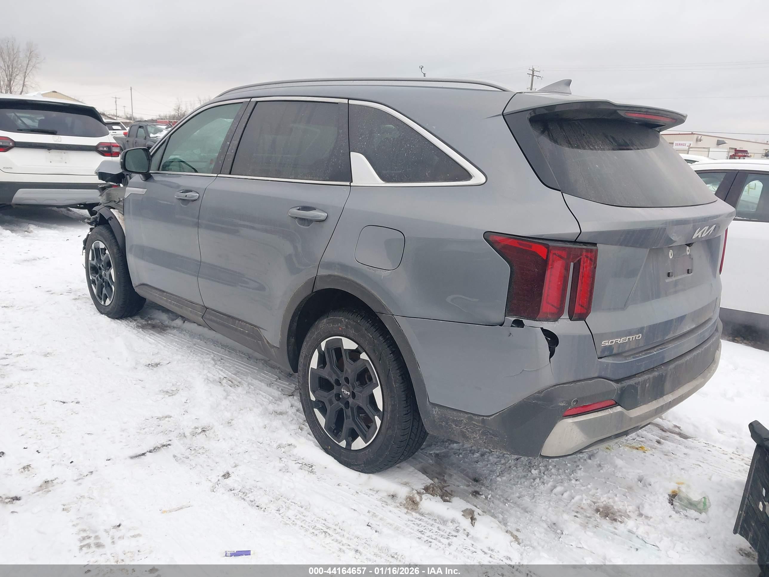 KIA SORENTO image 3