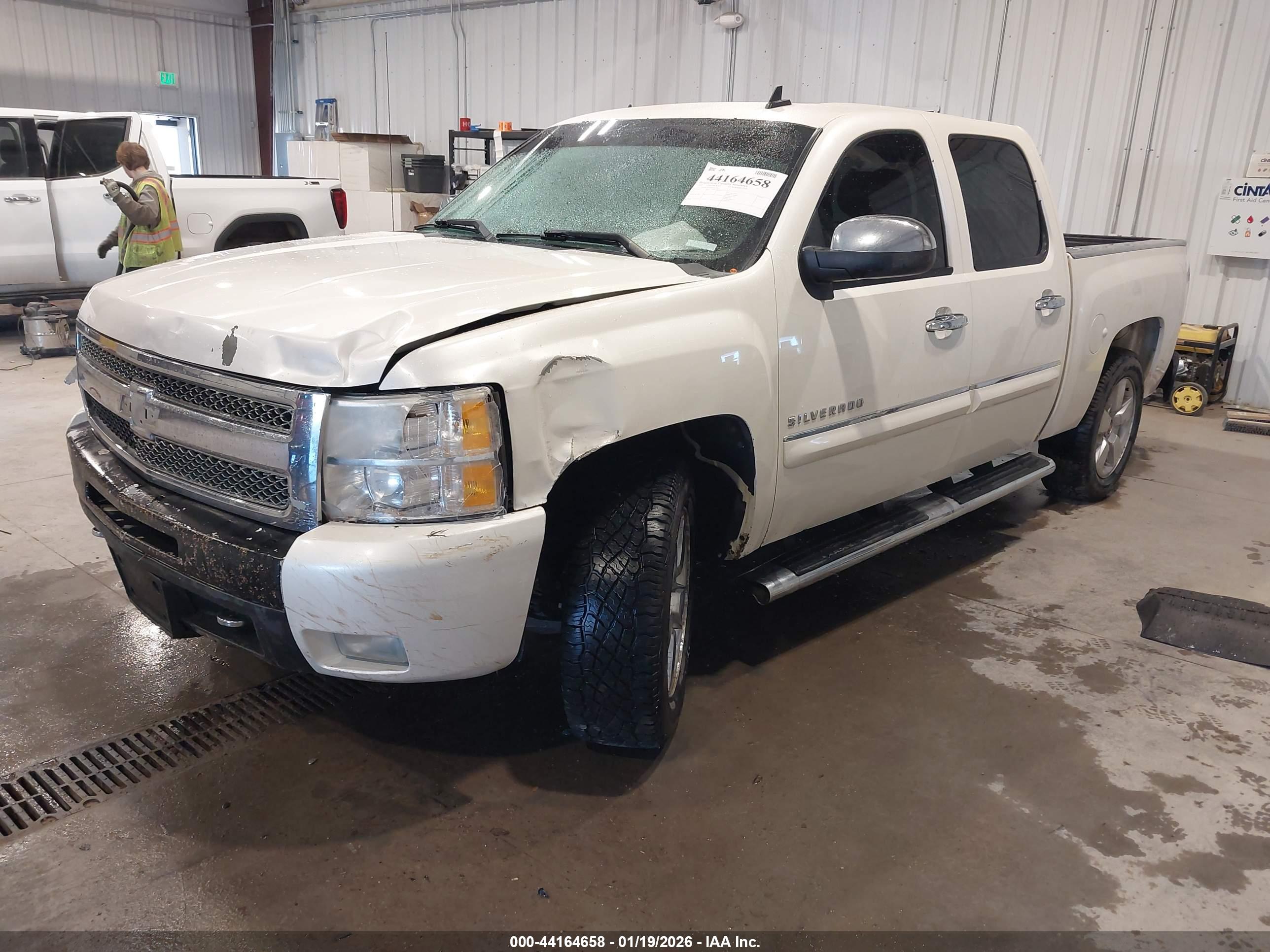 CHEVROLET SILVERADO image 2