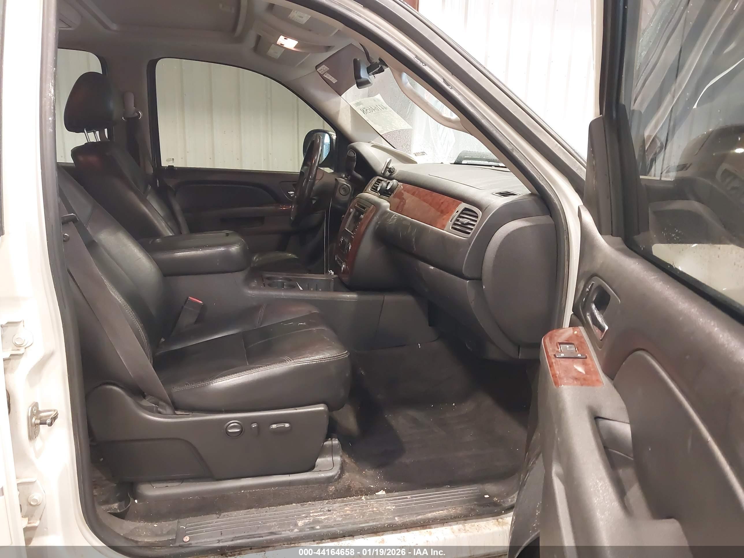 CHEVROLET SILVERADO image 5