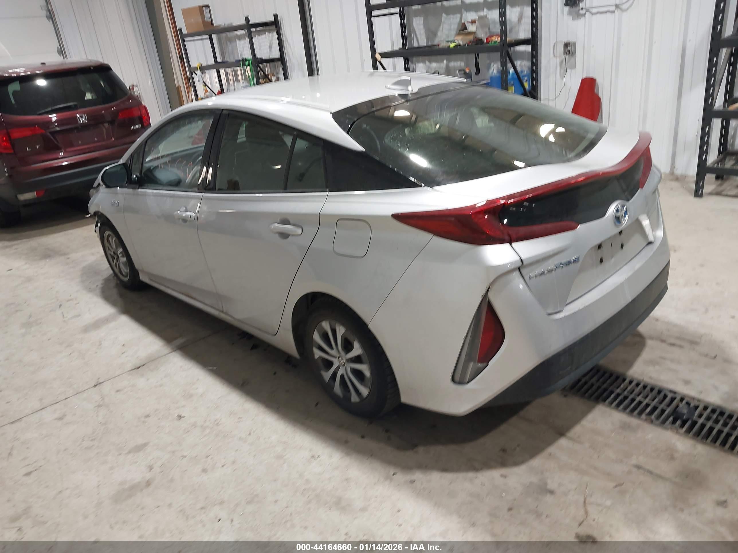 TOYOTA PRIUS image 3