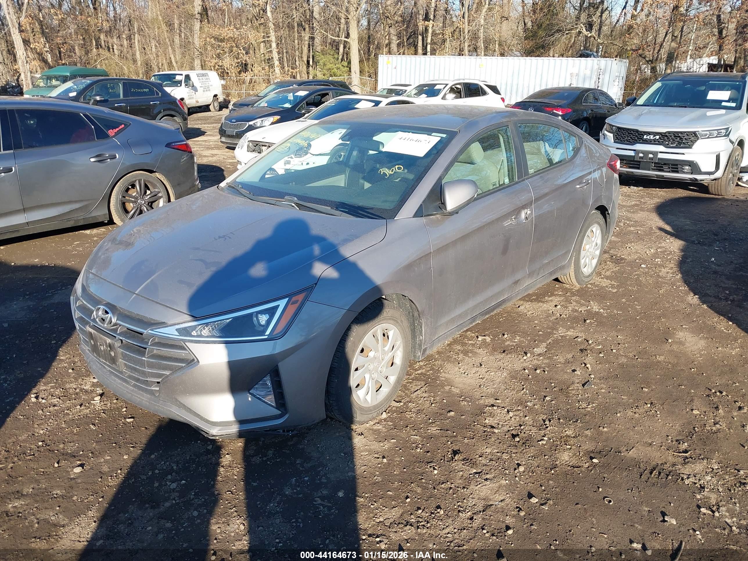 HYUNDAI ELANTRA image 2