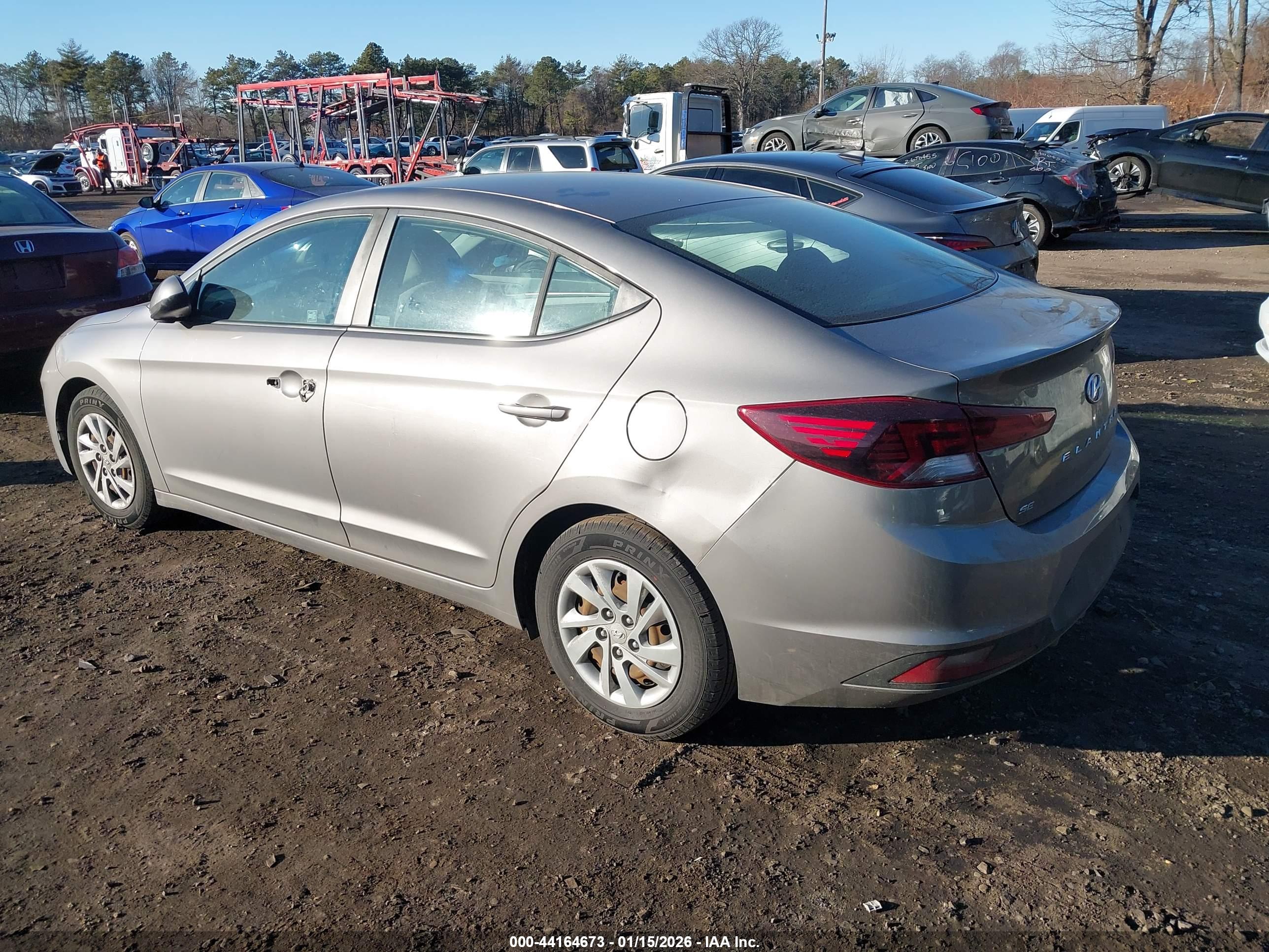 HYUNDAI ELANTRA image 3