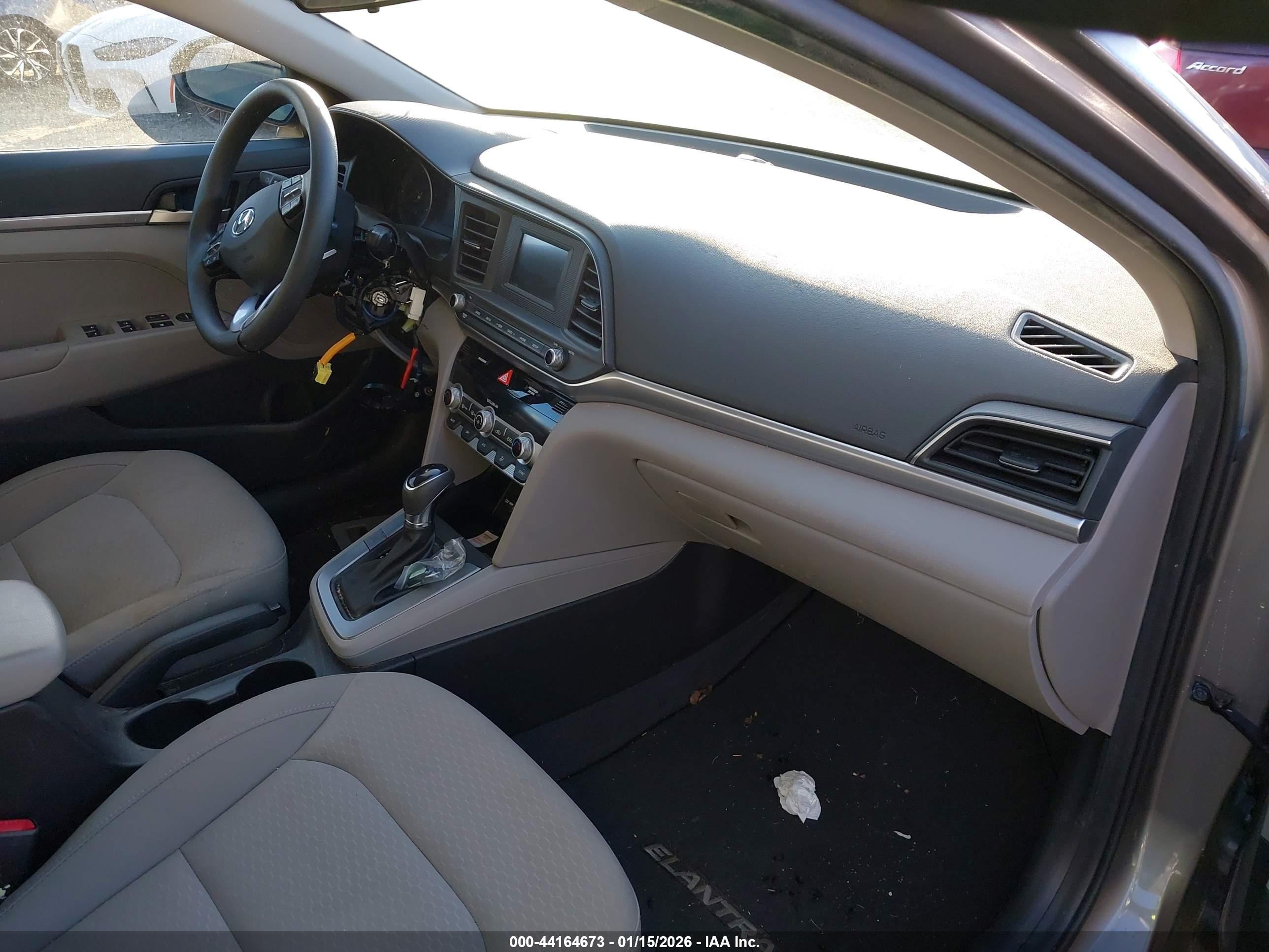 HYUNDAI ELANTRA image 5