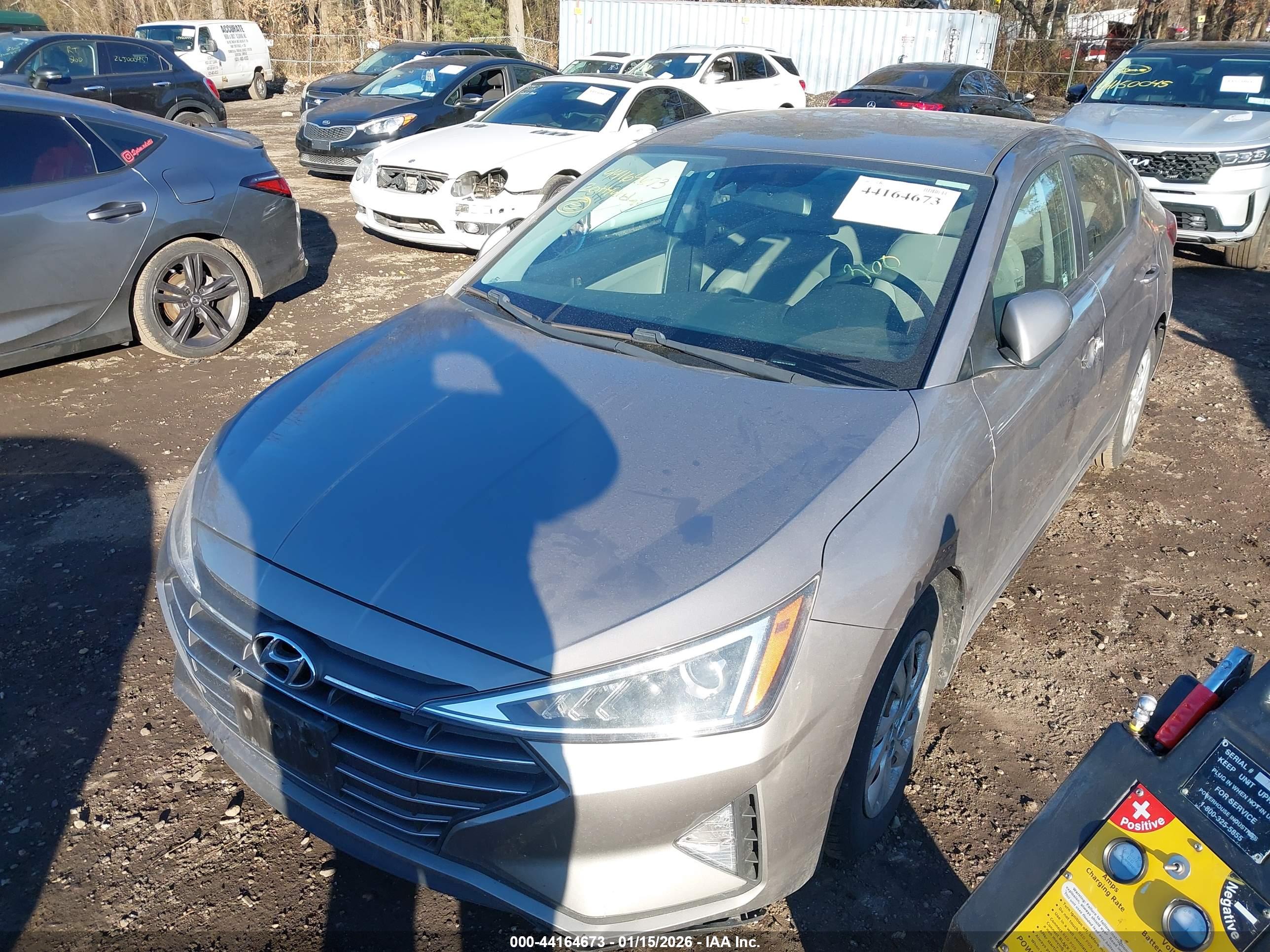HYUNDAI ELANTRA image 6