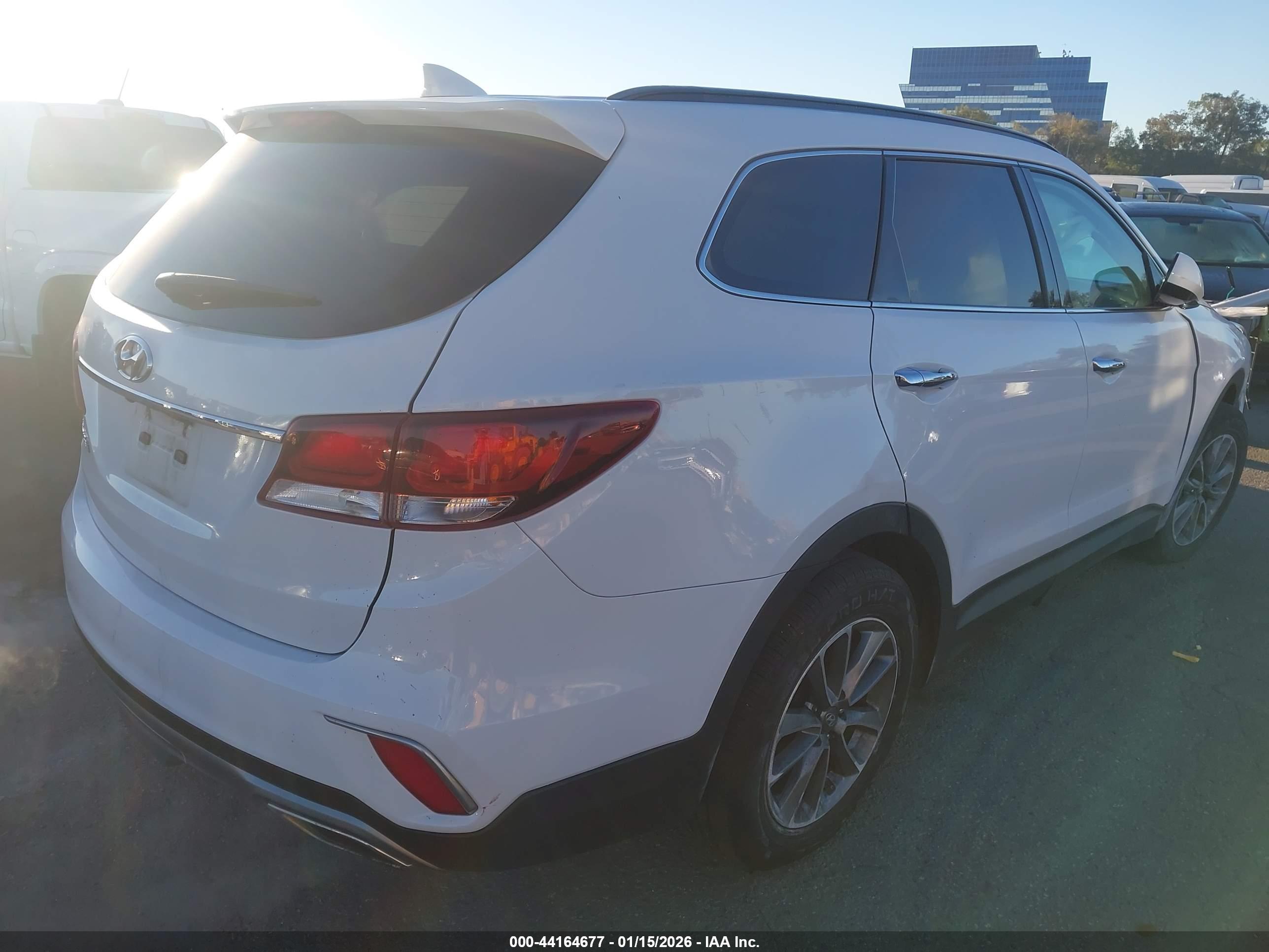 HYUNDAI SANTA image 4