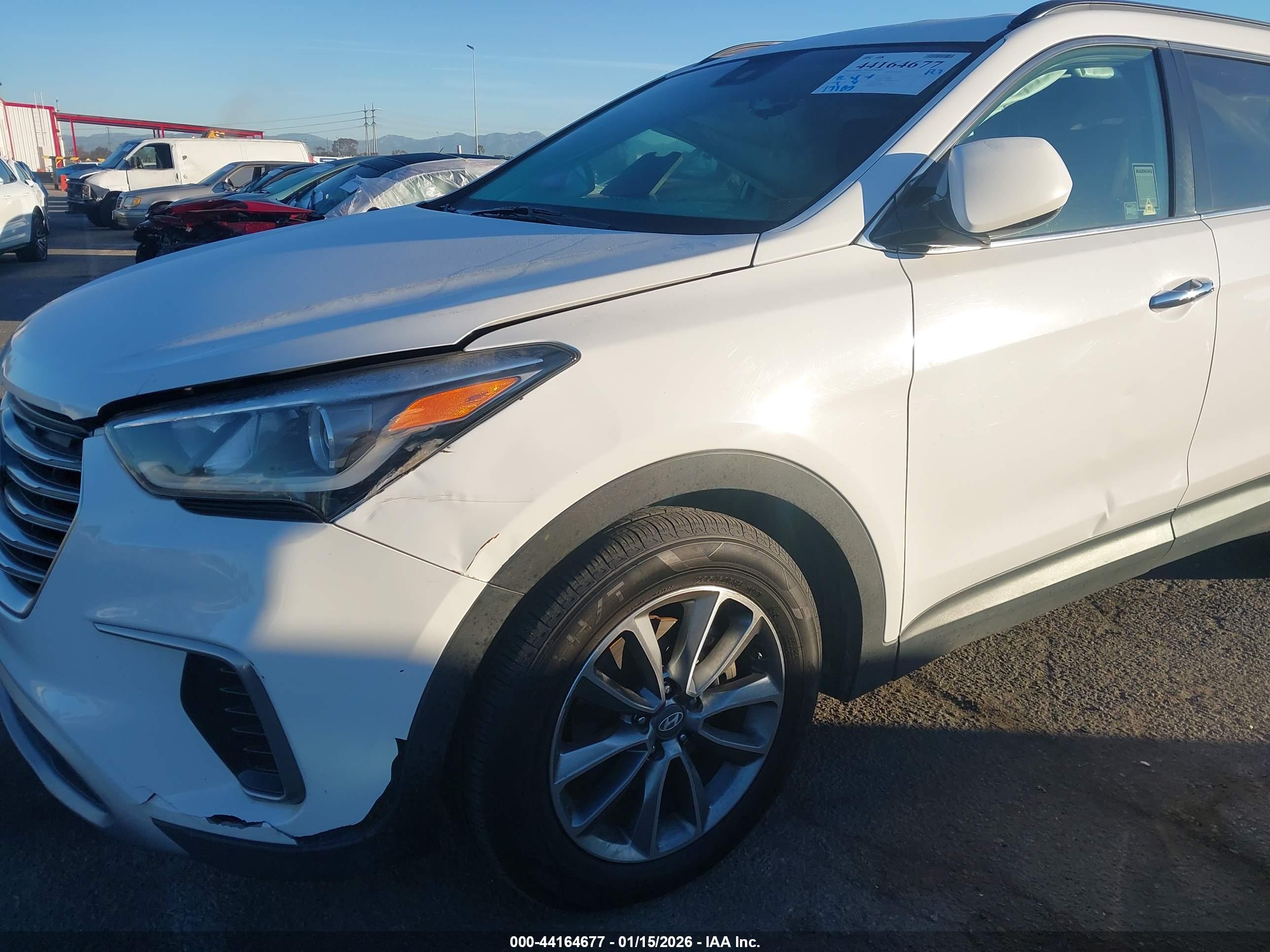 HYUNDAI SANTA image 6