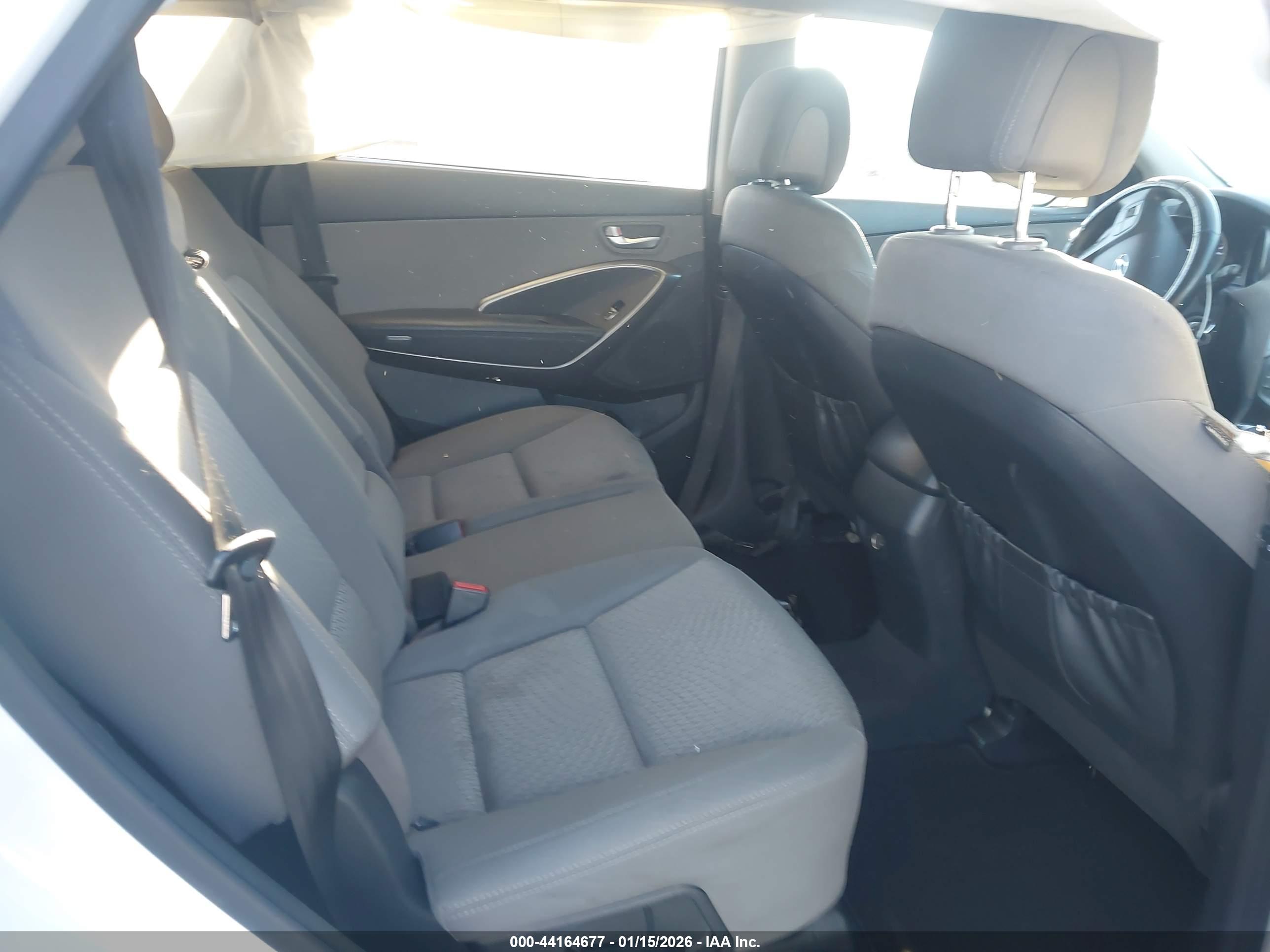 HYUNDAI SANTA image 8