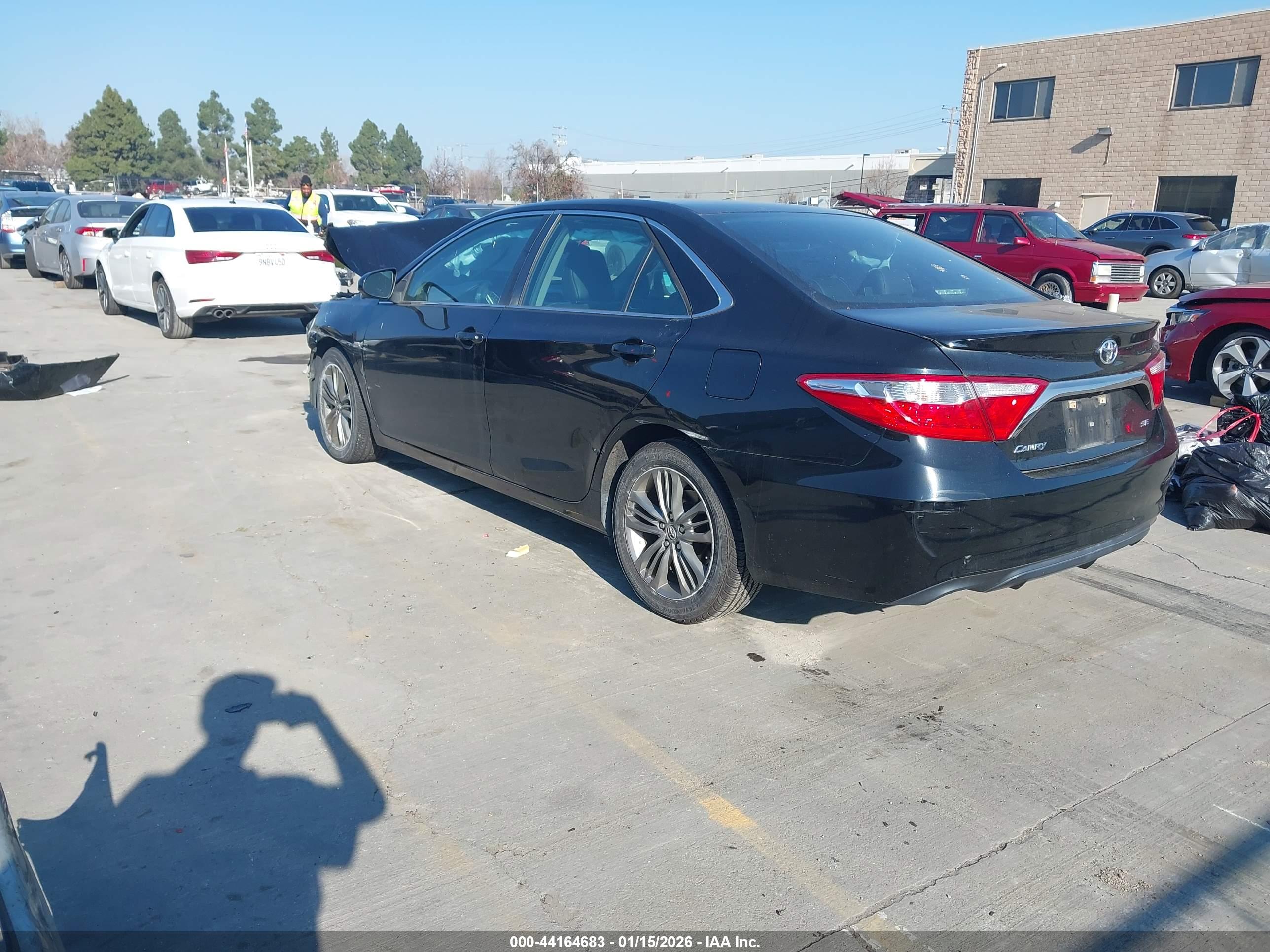 TOYOTA CAMRY image 3