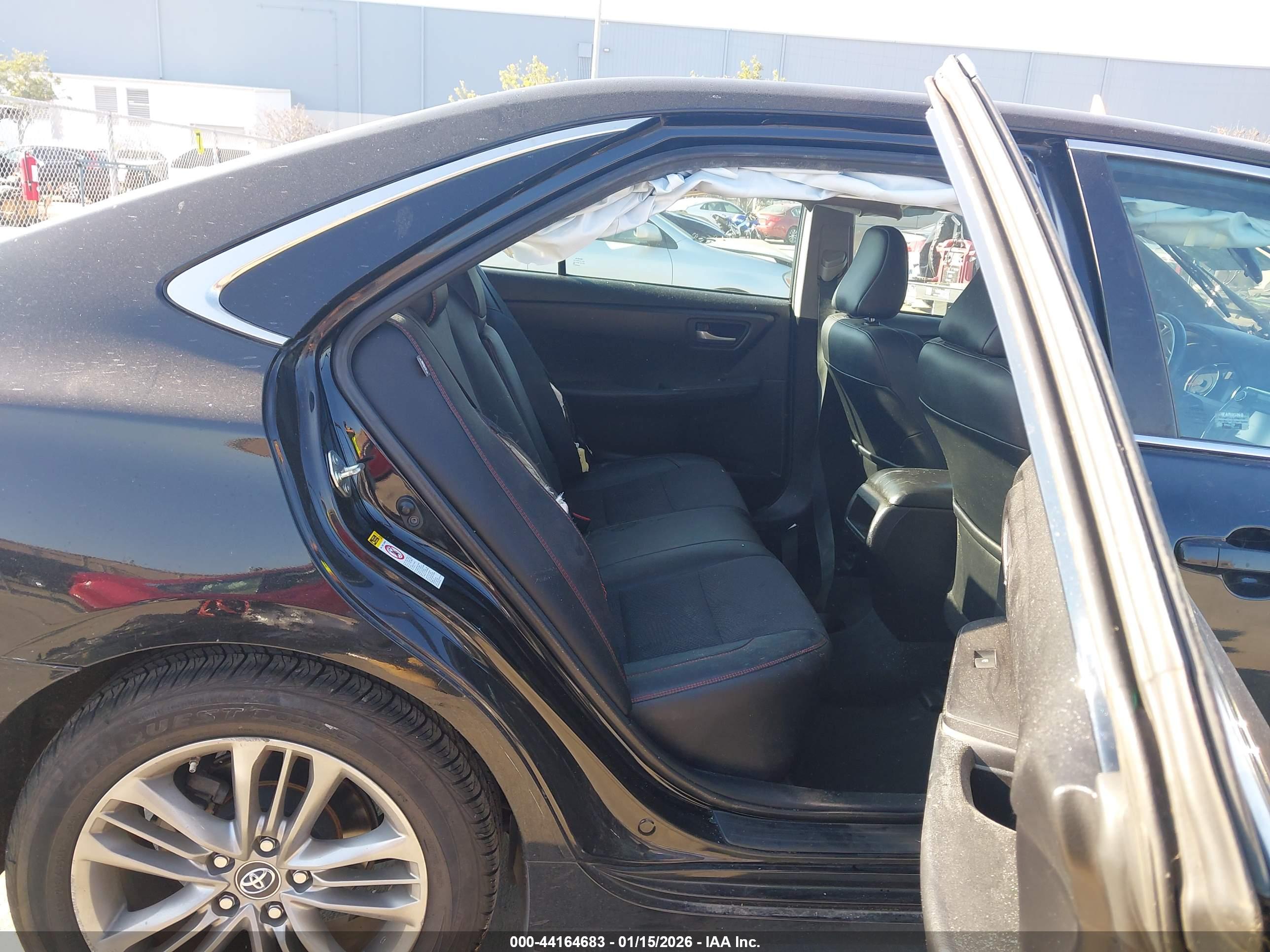 TOYOTA CAMRY image 8