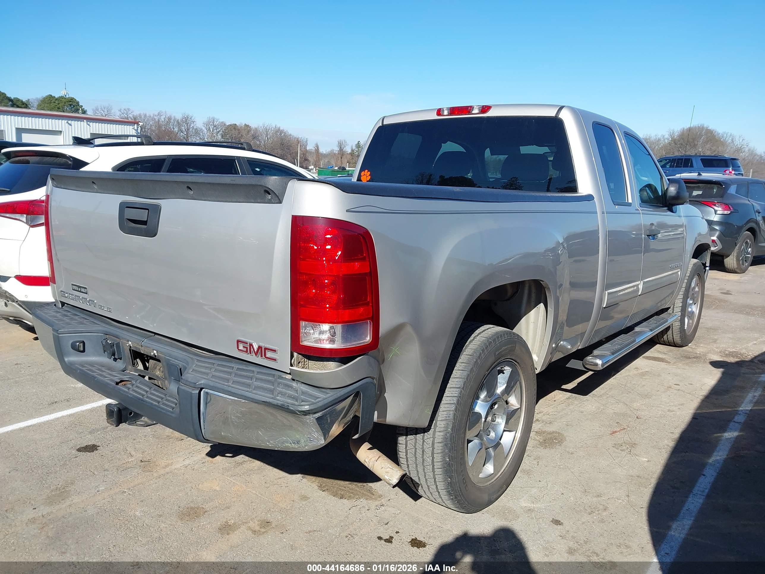 GMC SIERRA image 4