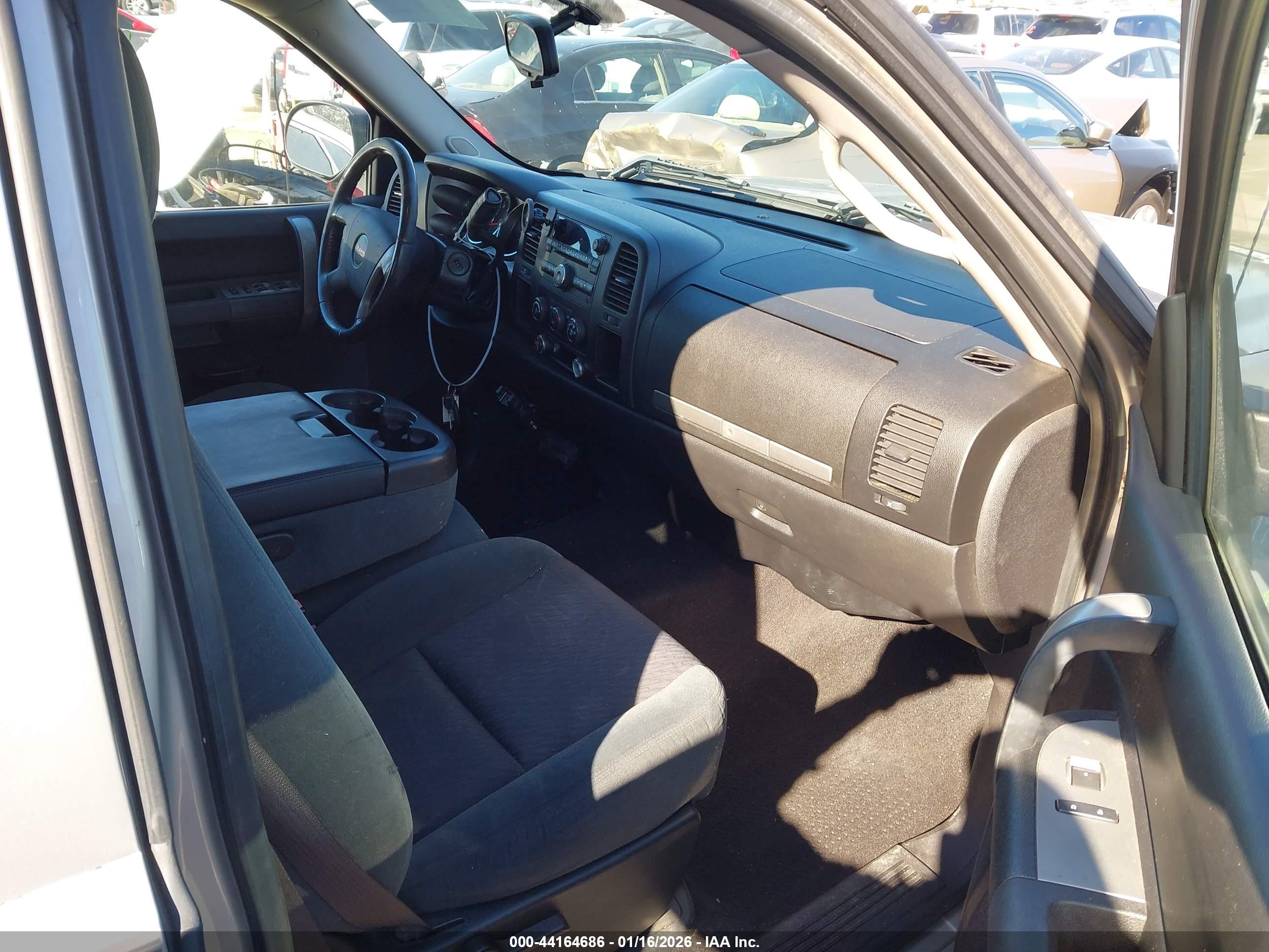 GMC SIERRA image 5