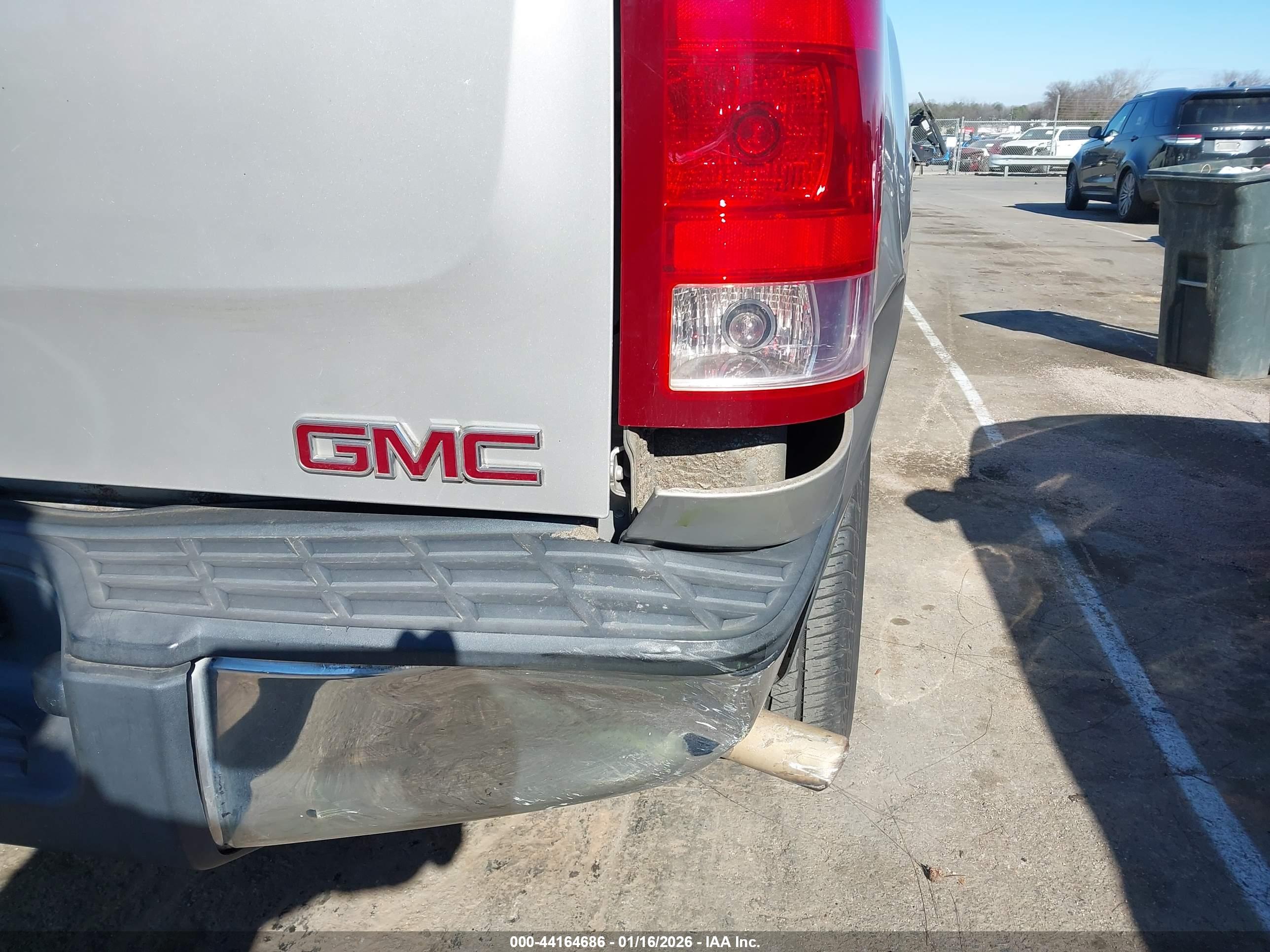 GMC SIERRA image 6