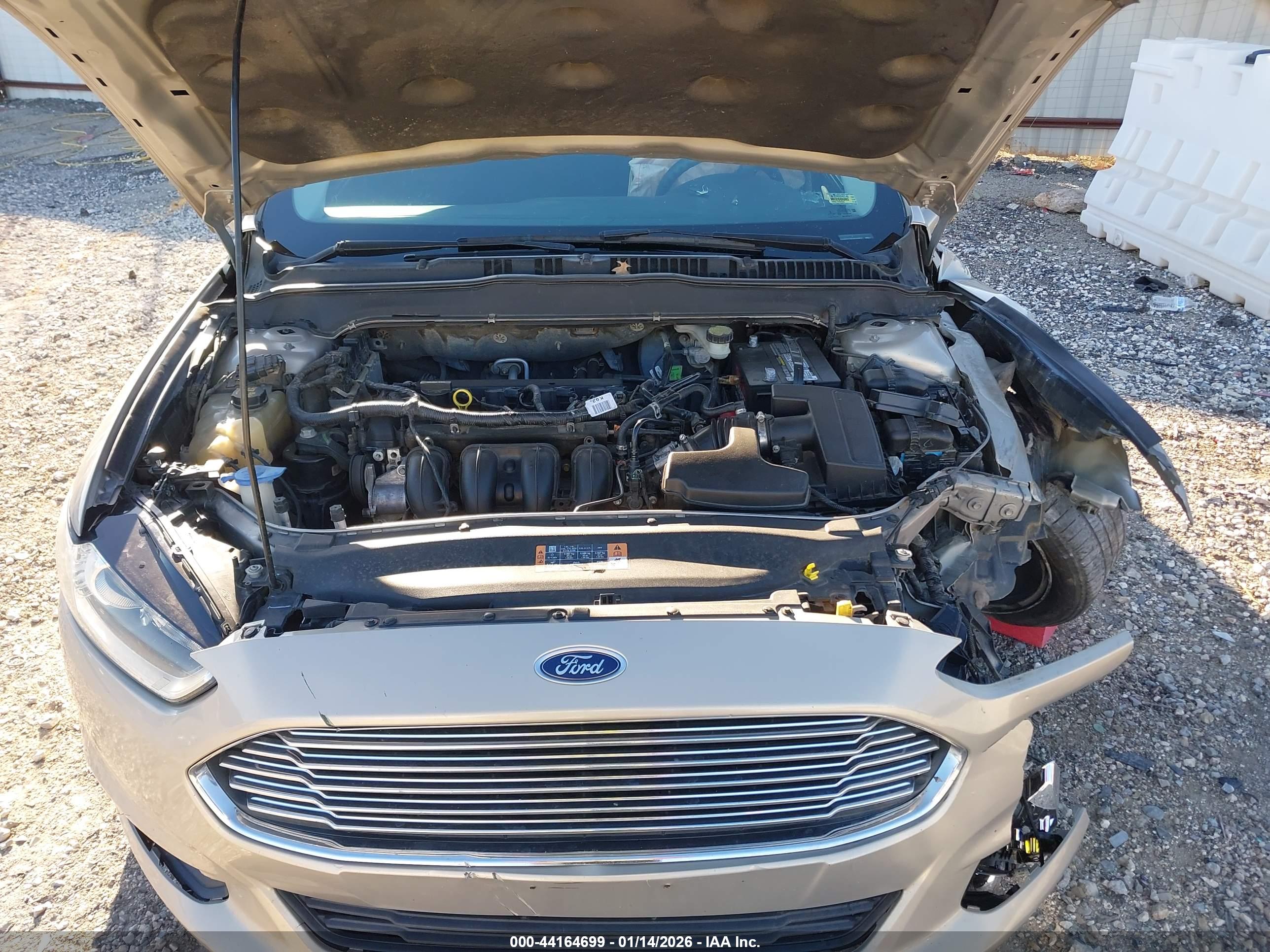 FORD FUSION image 10