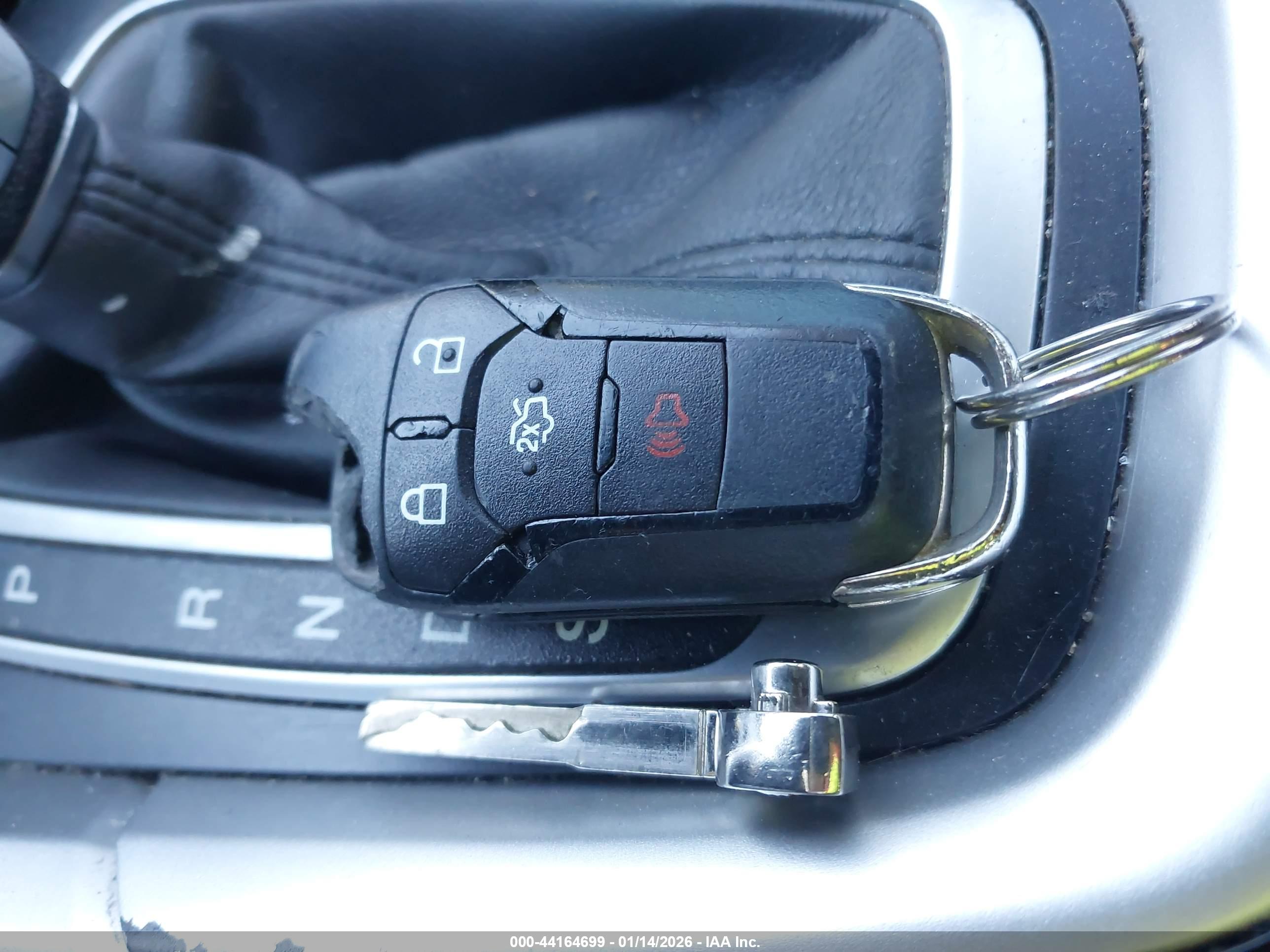 FORD FUSION image 11